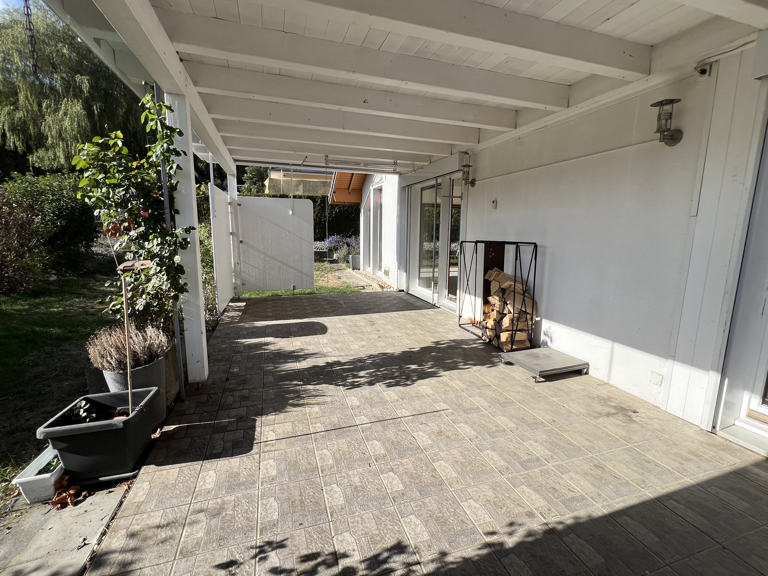 Terrazza coperta con accesso al giardino