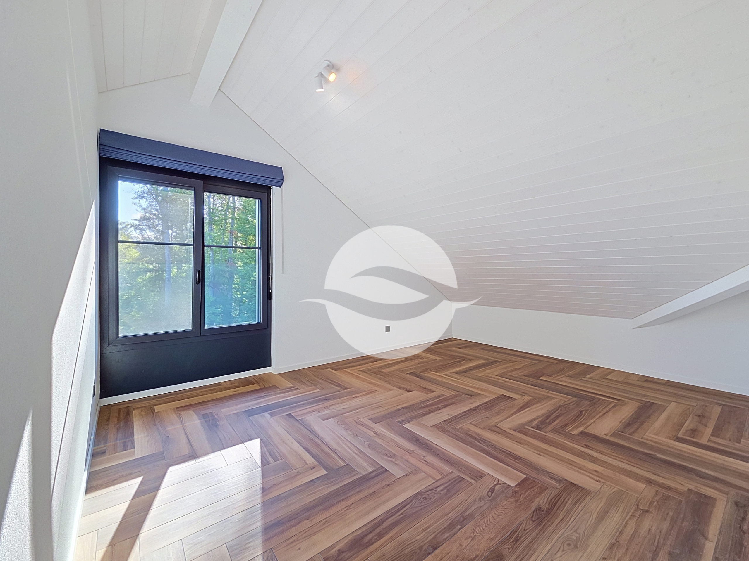 Interior view 10