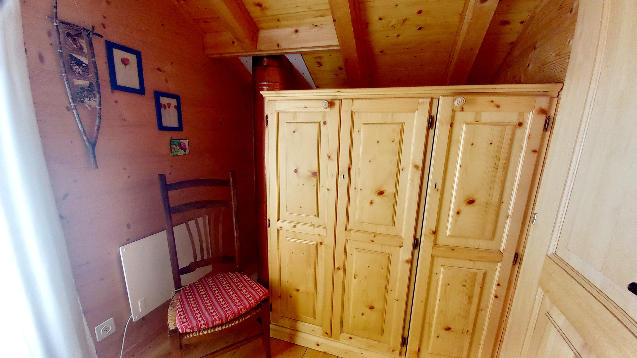 Armoire de la chambre  Armoire de la chambre