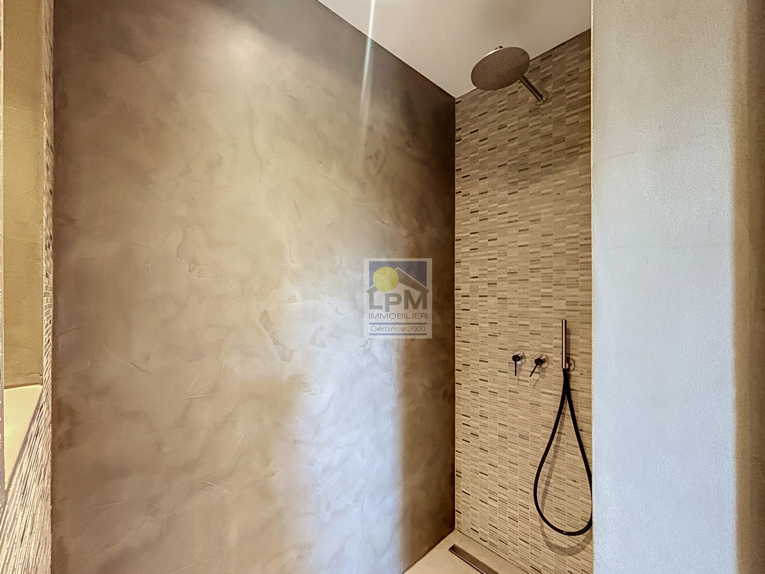Interior view 12