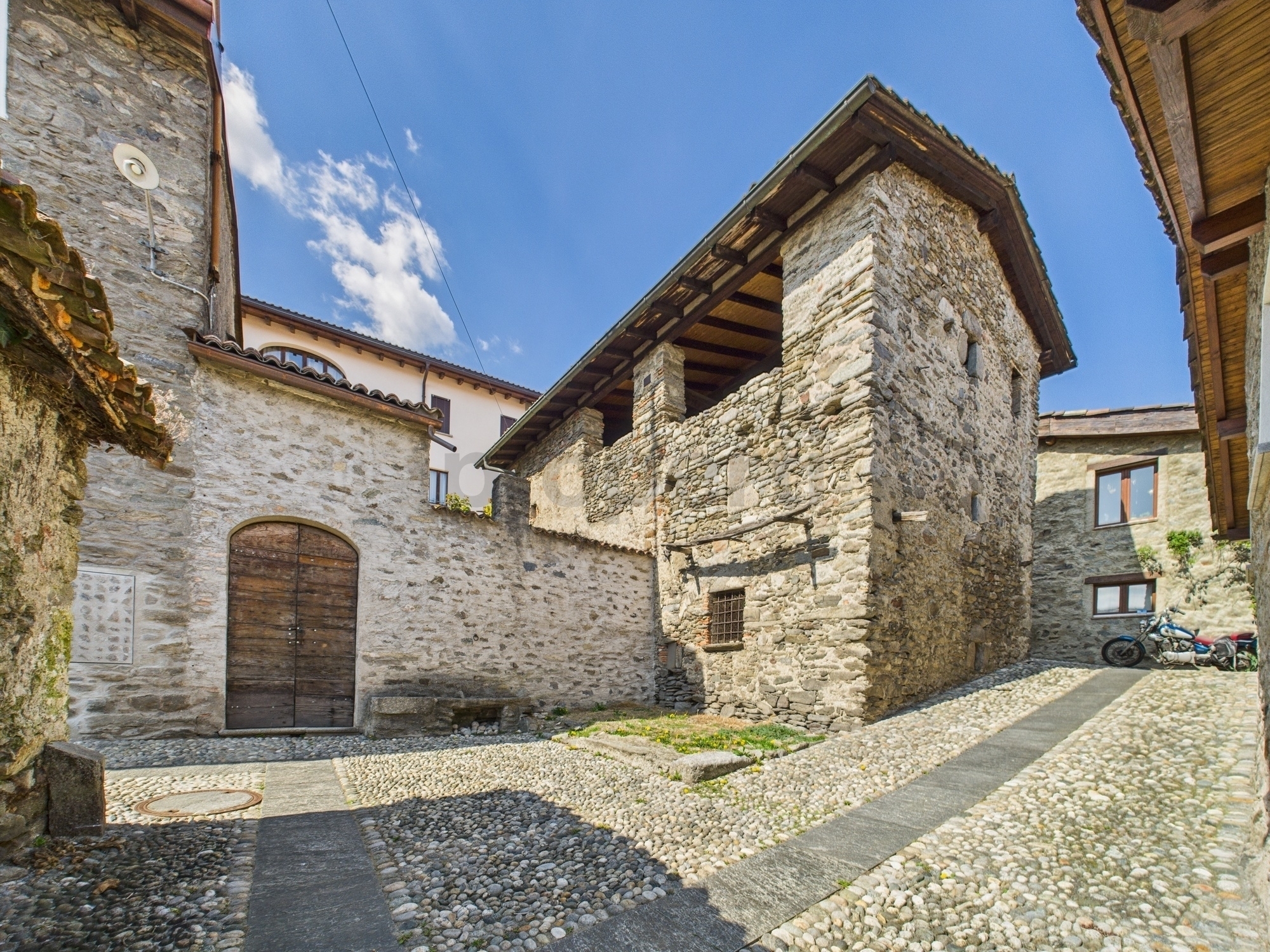 Photo 8