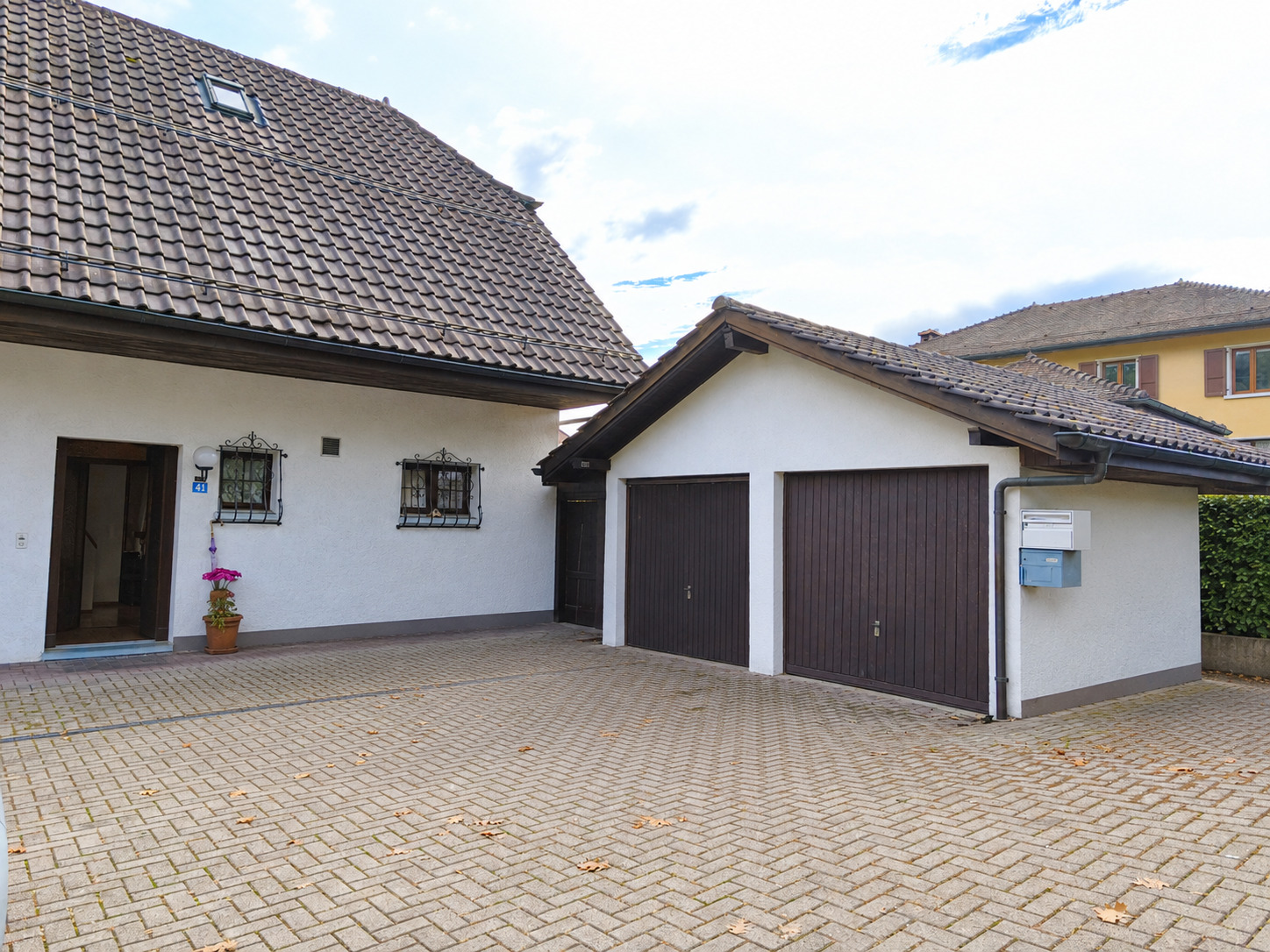 Exterior view 2