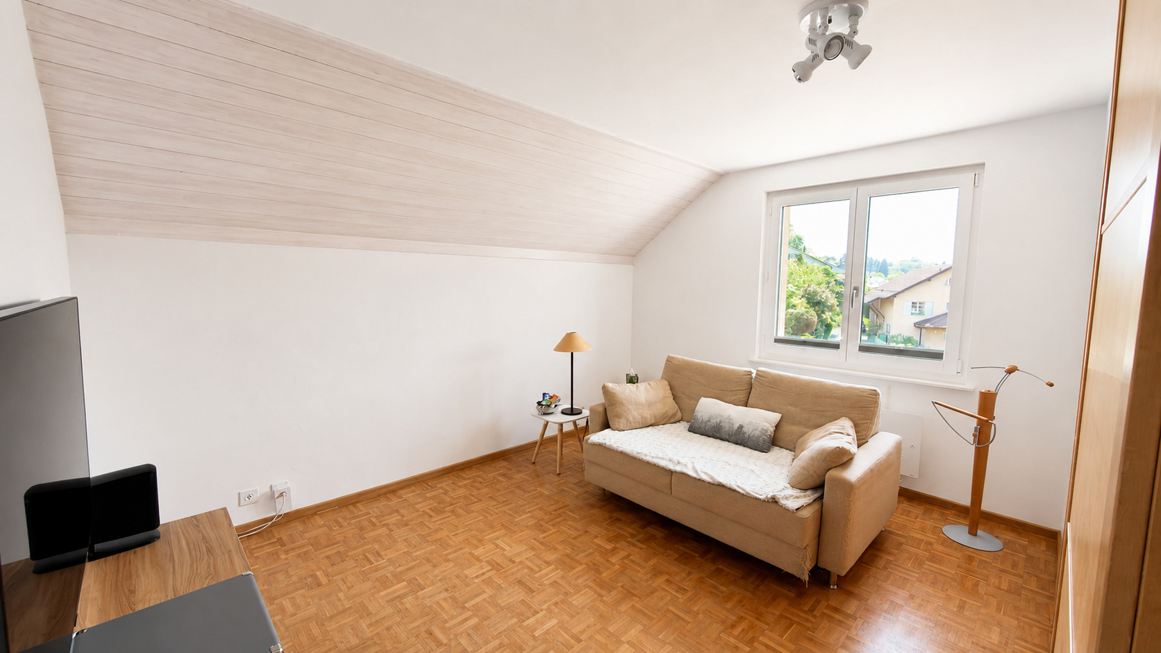 Interior view 11