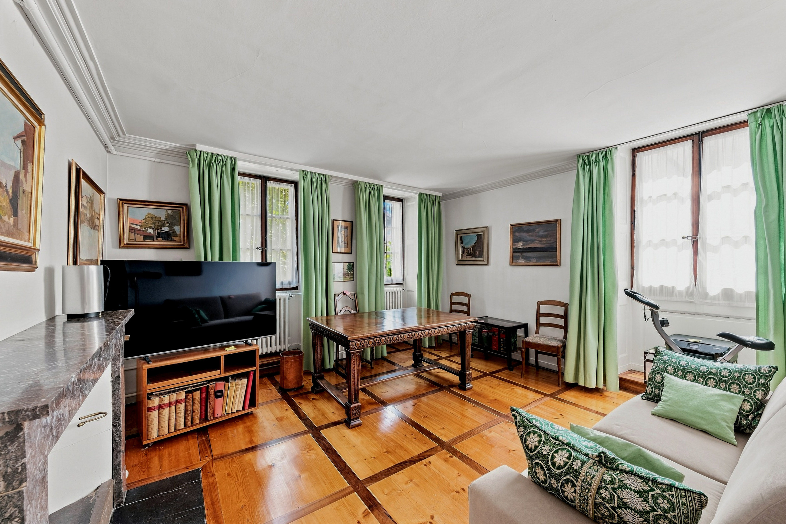 Interior view 5