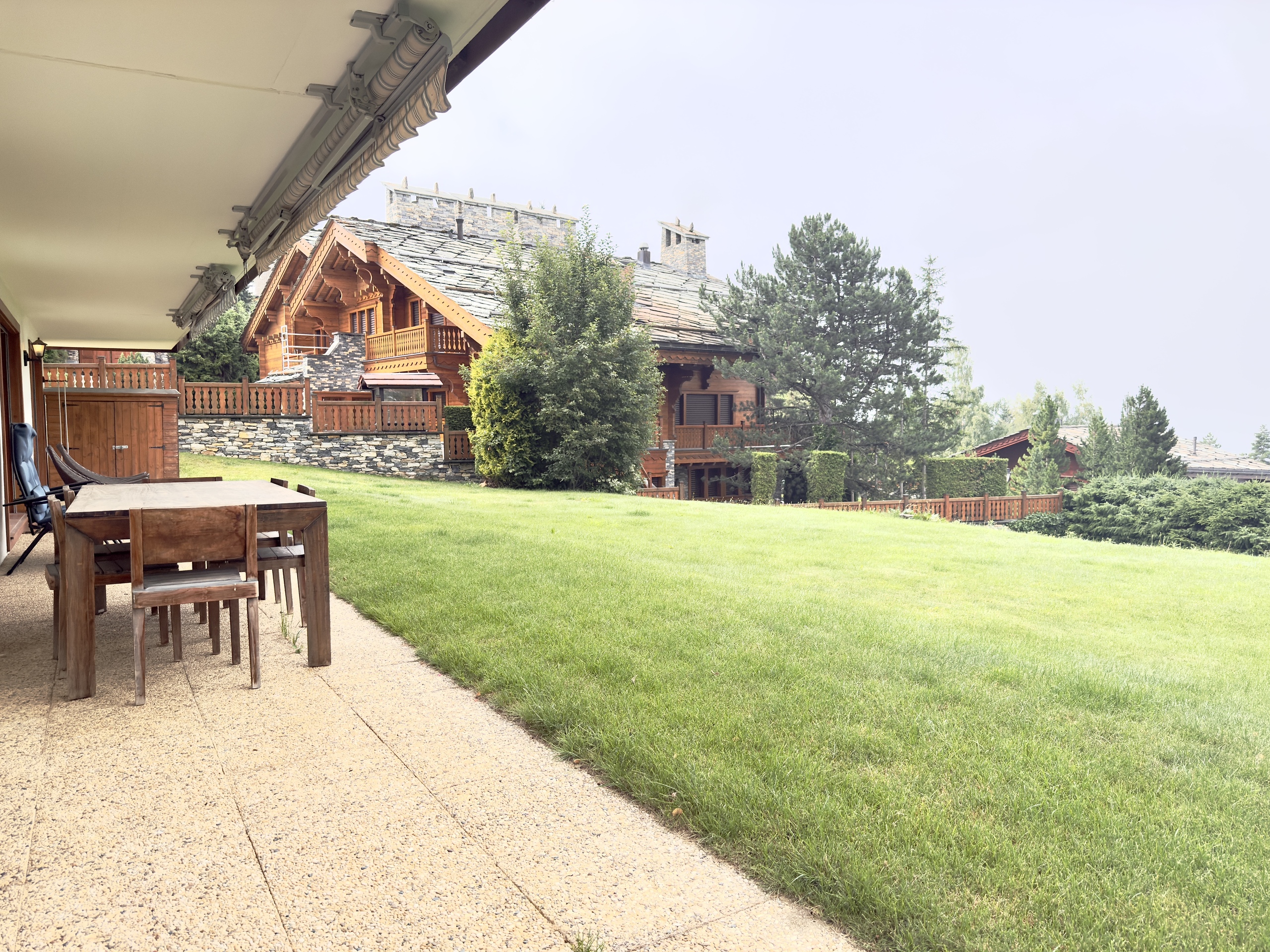 Exterior view 2