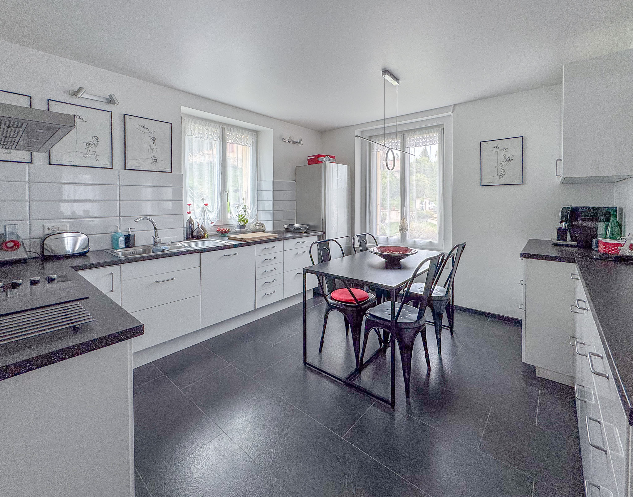 Rez supérieur - appartement de 5 pièces