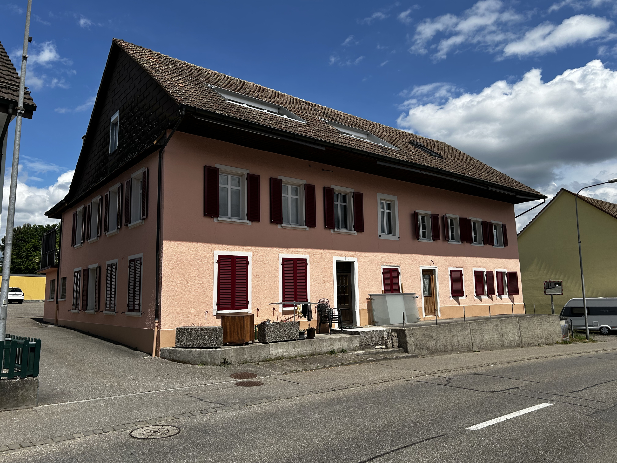 Exterior view 2
