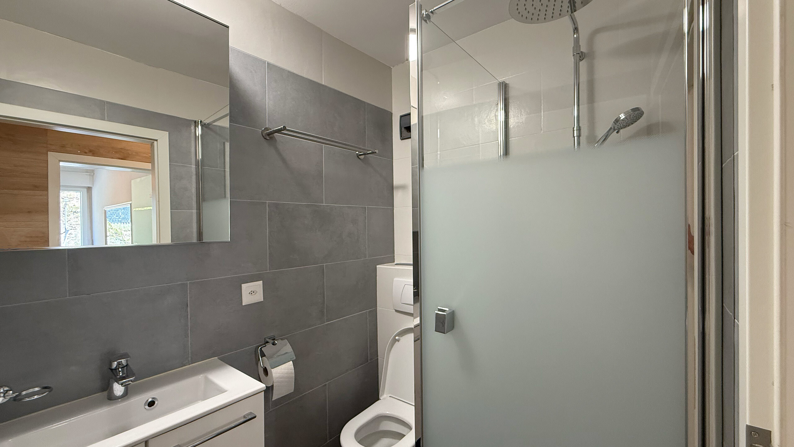 Chambre 1 - Salle de douche