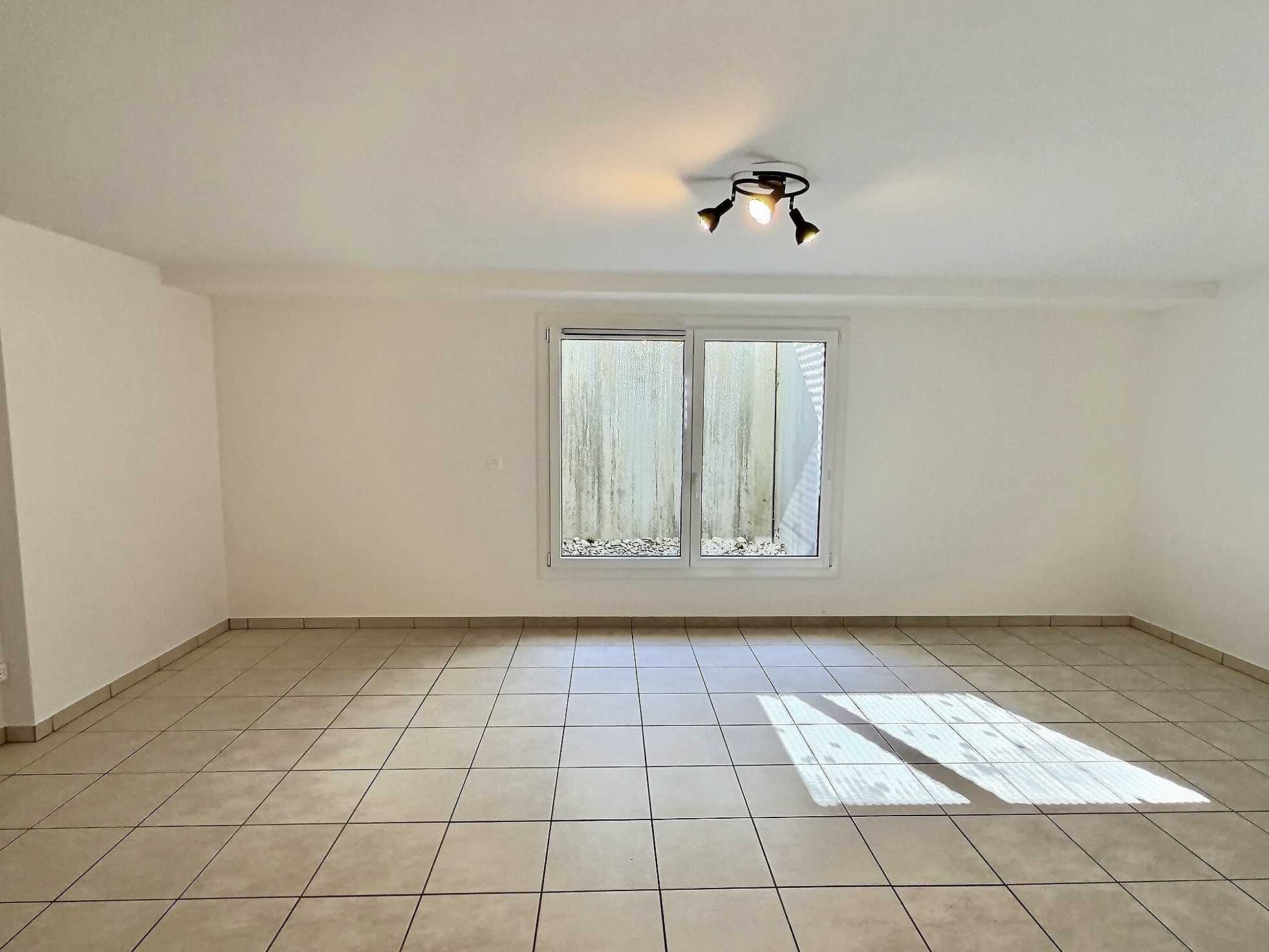 Interior view 8