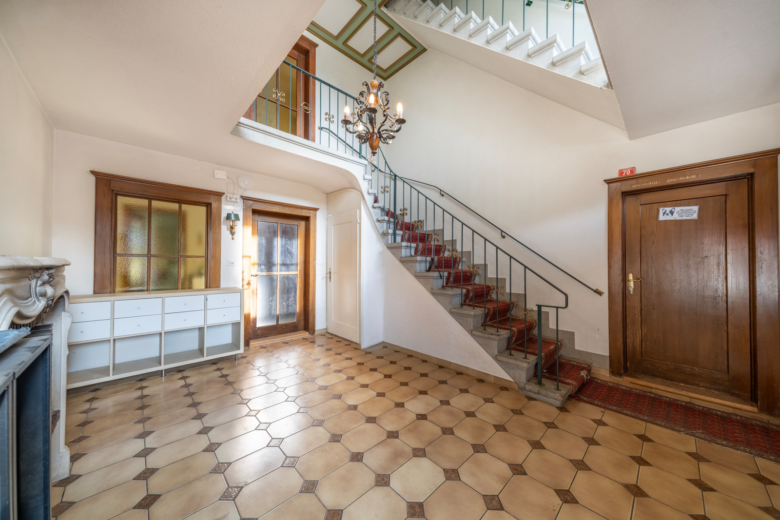 Entrée im klassizistischen Stil