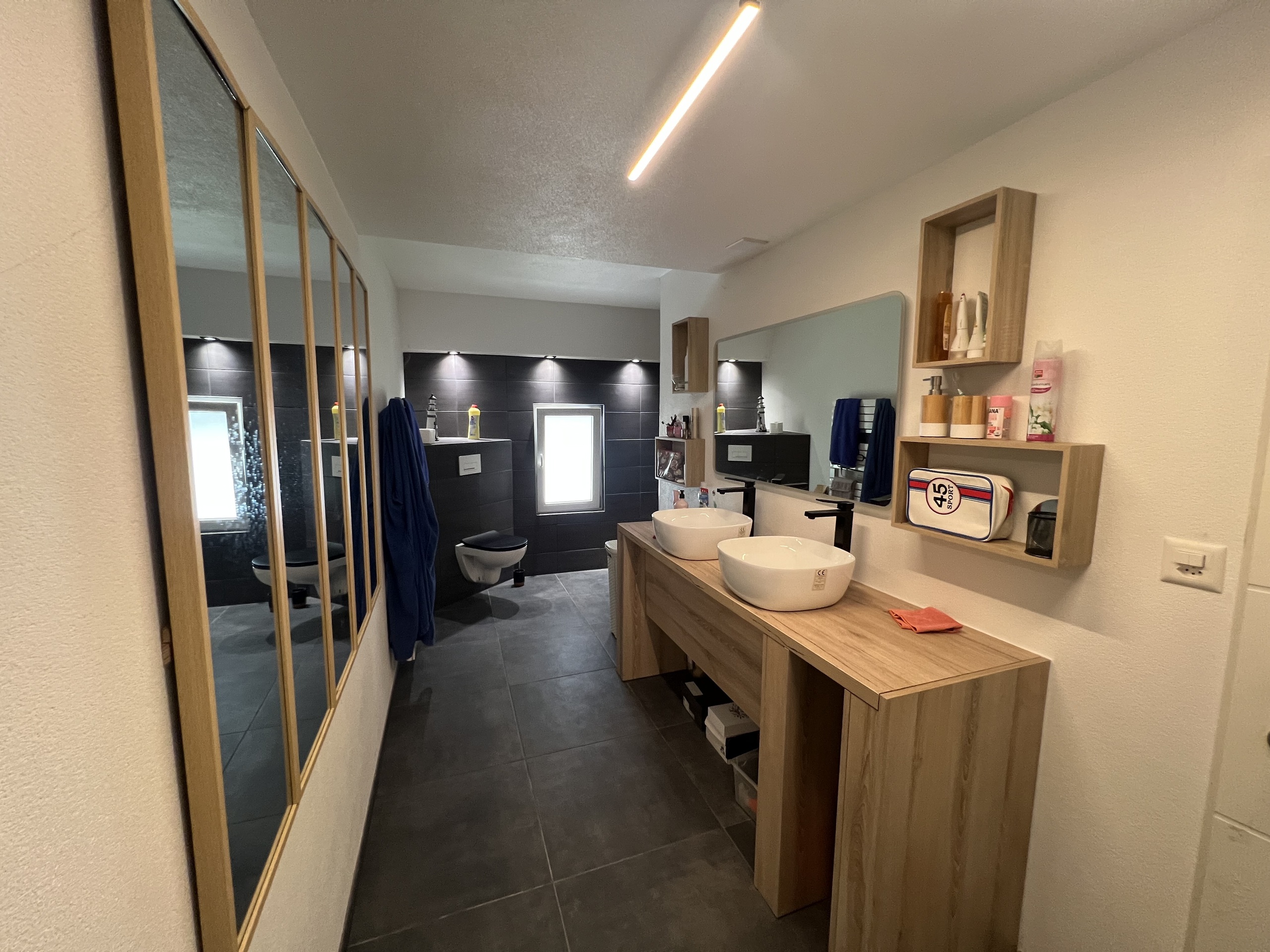 Powder room Powder room