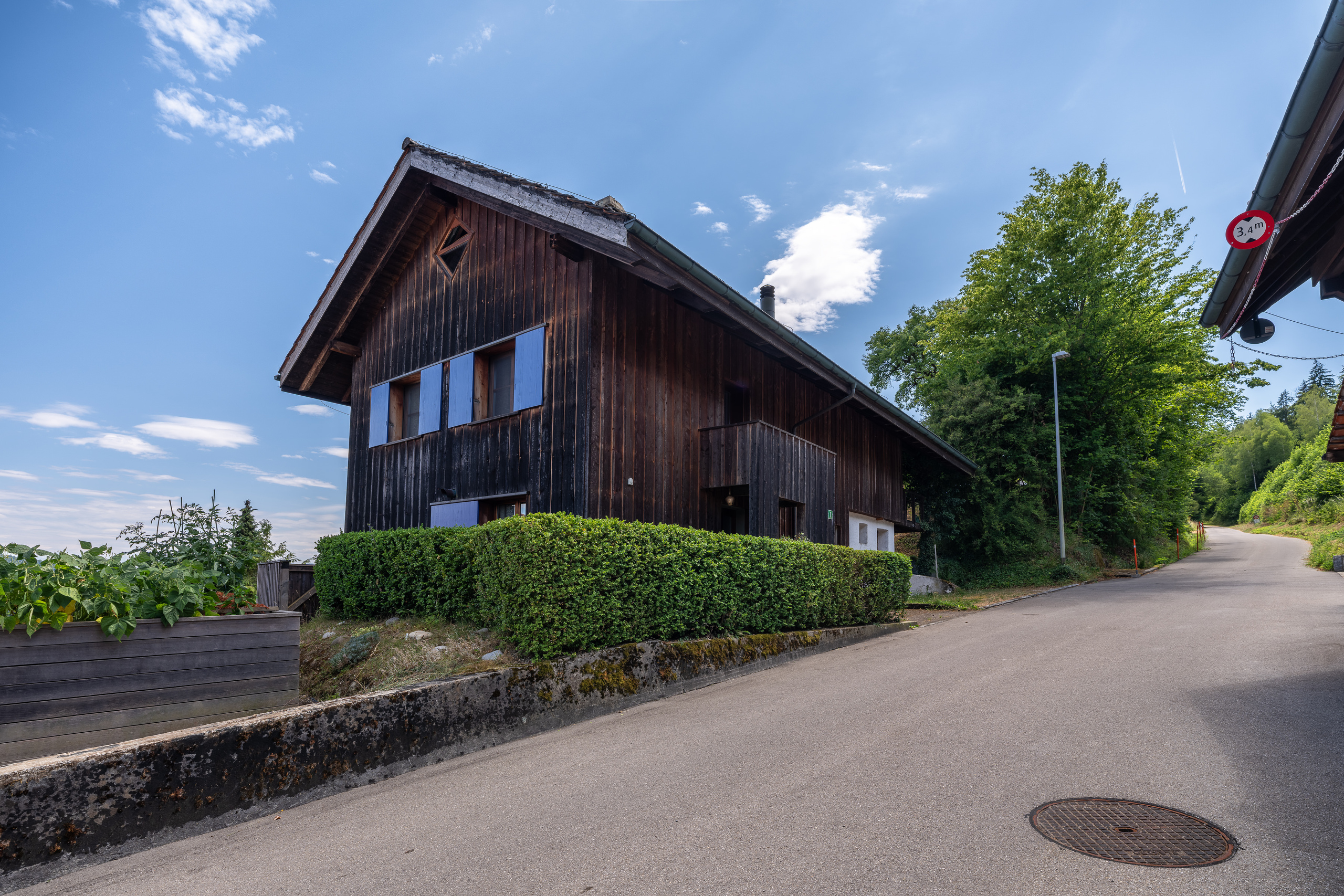 HAUSANICHT STRASSENSEITIG HAUSANICHT STRASSENSEITIG