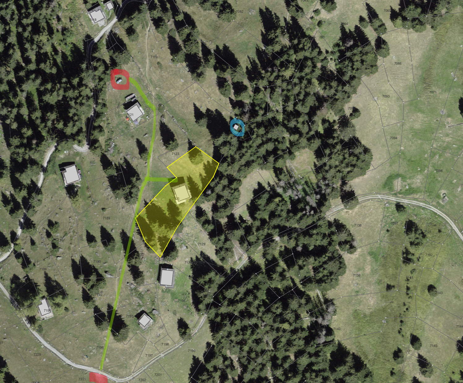 Plan (eau bleu,parking rouge,chemin vert) Plan (eau bleu,parking rouge,chemin vert)