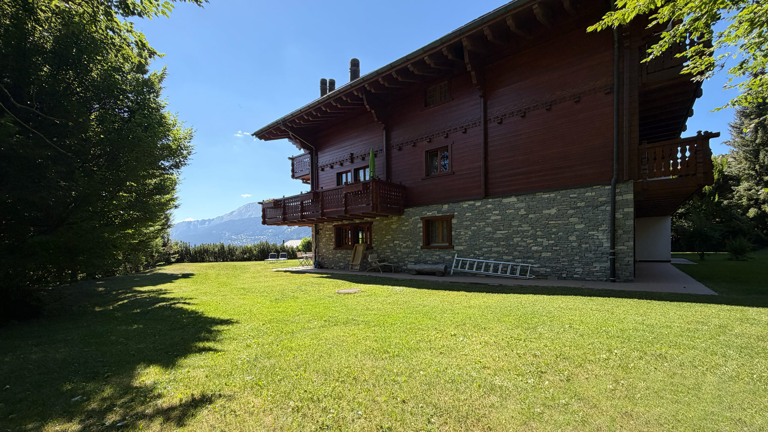 View of the apartment from the back of the terrace