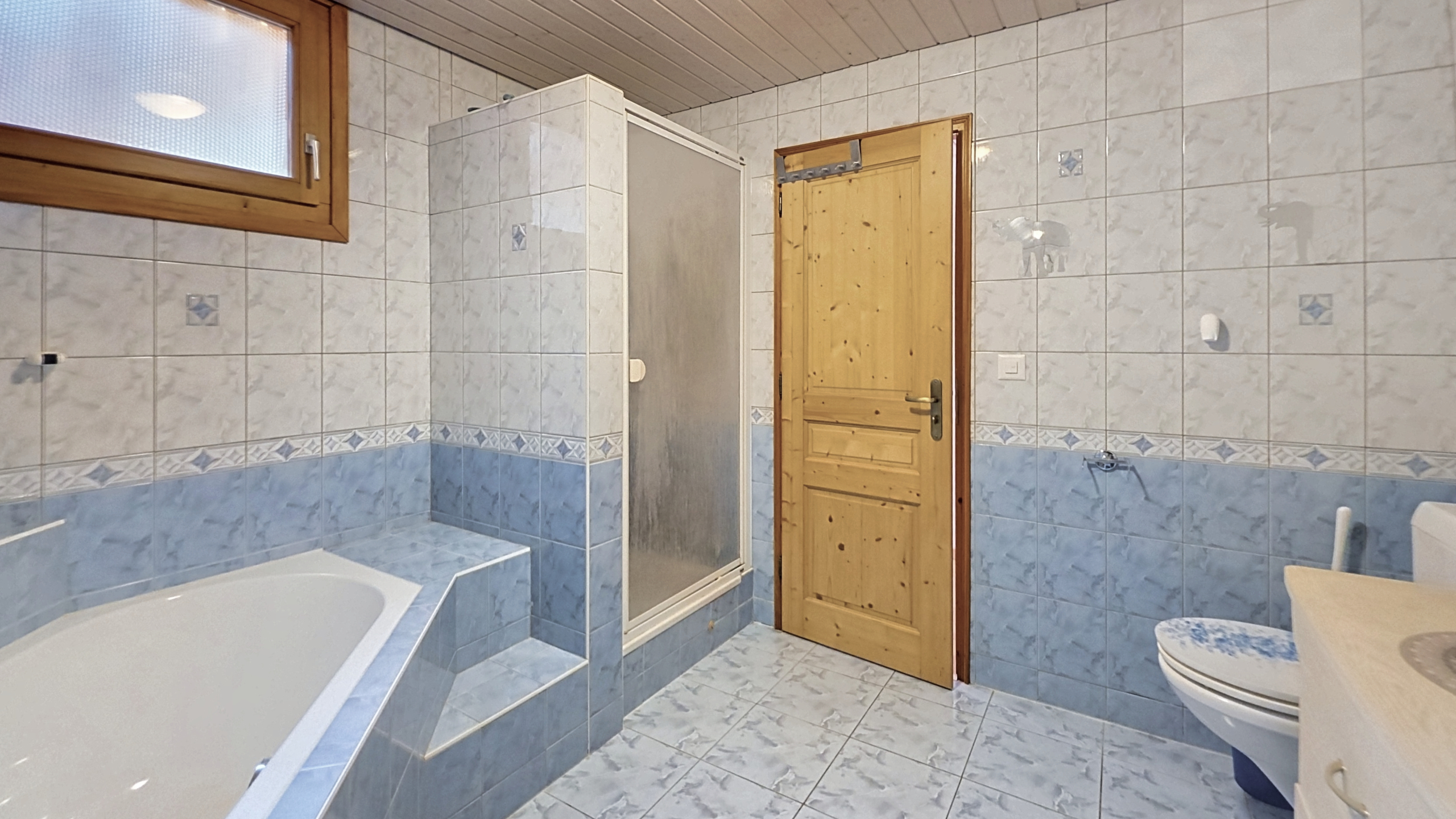 Salle de bain 2 - 1er étage Salle de bain 2 - 1er étage