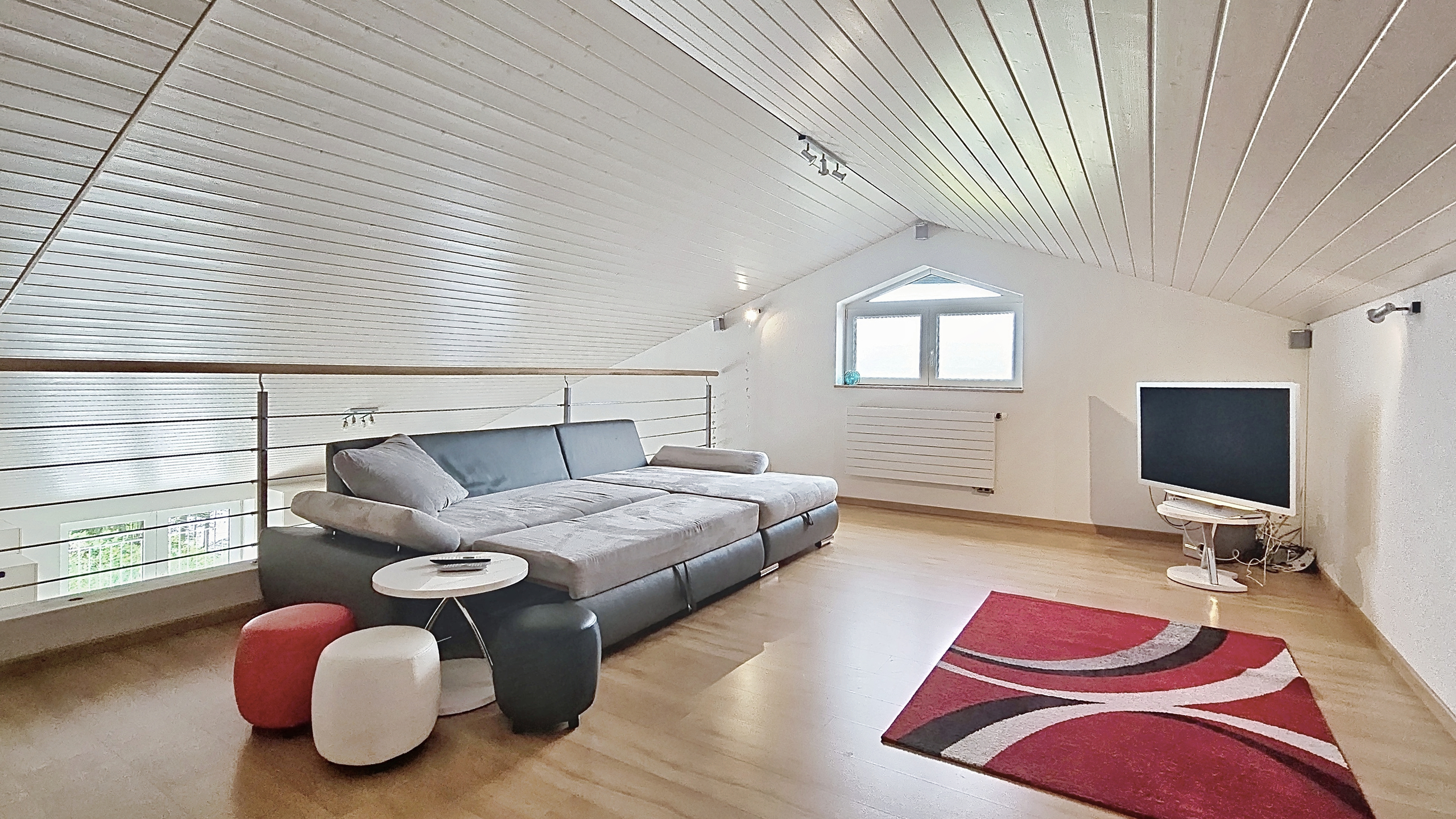 Appartement duplex 4.5 pces 1er étage Appartement duplex 4.5 pces 1er étage