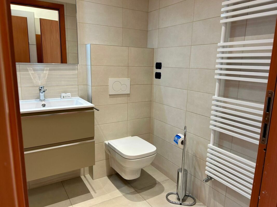 Bad mit WC und Dusche