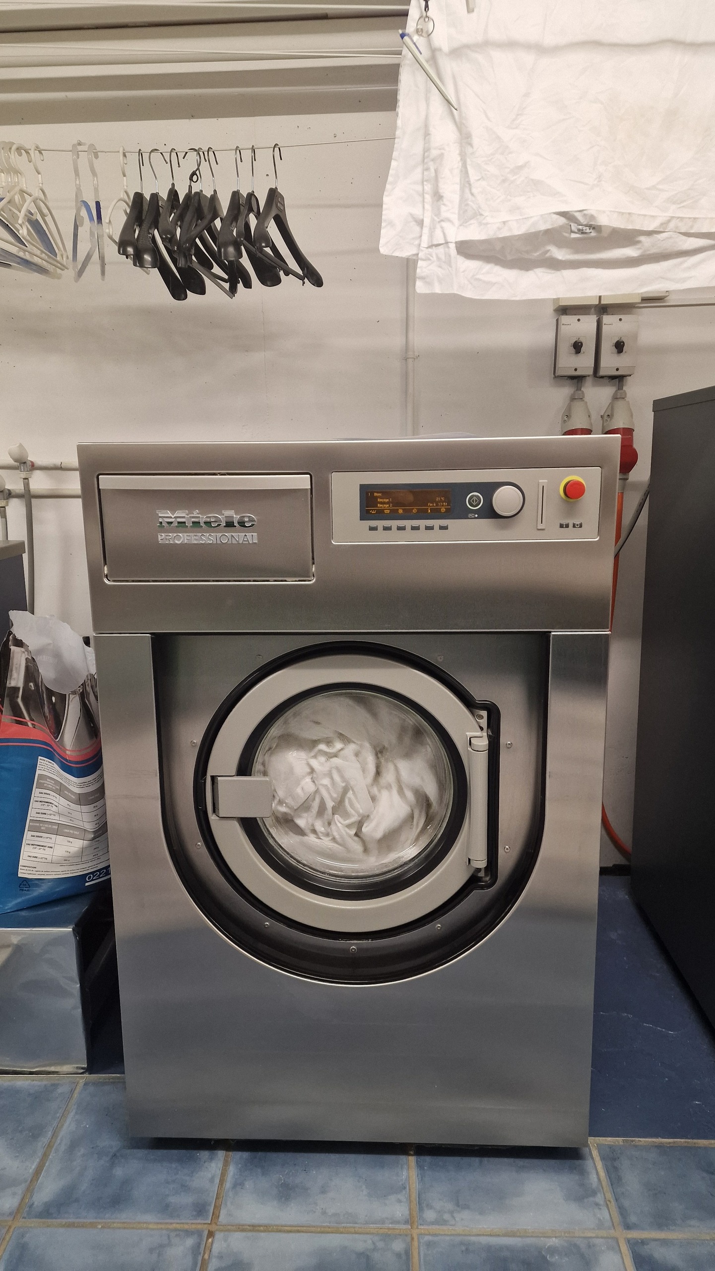 MACHINE 10