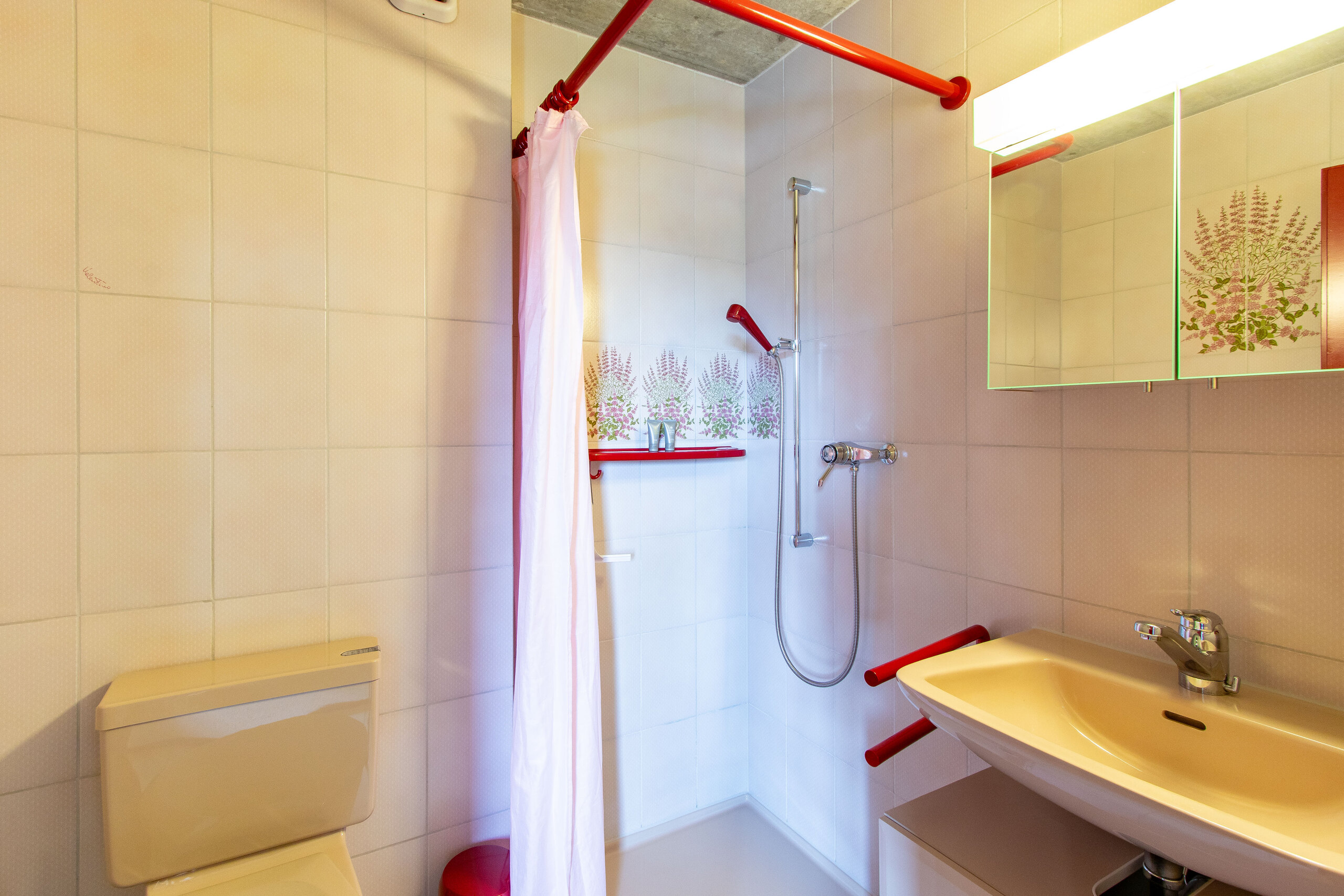 1er étage: douche / wc vers chambre 5 1er étage: douche / wc vers chambre 5