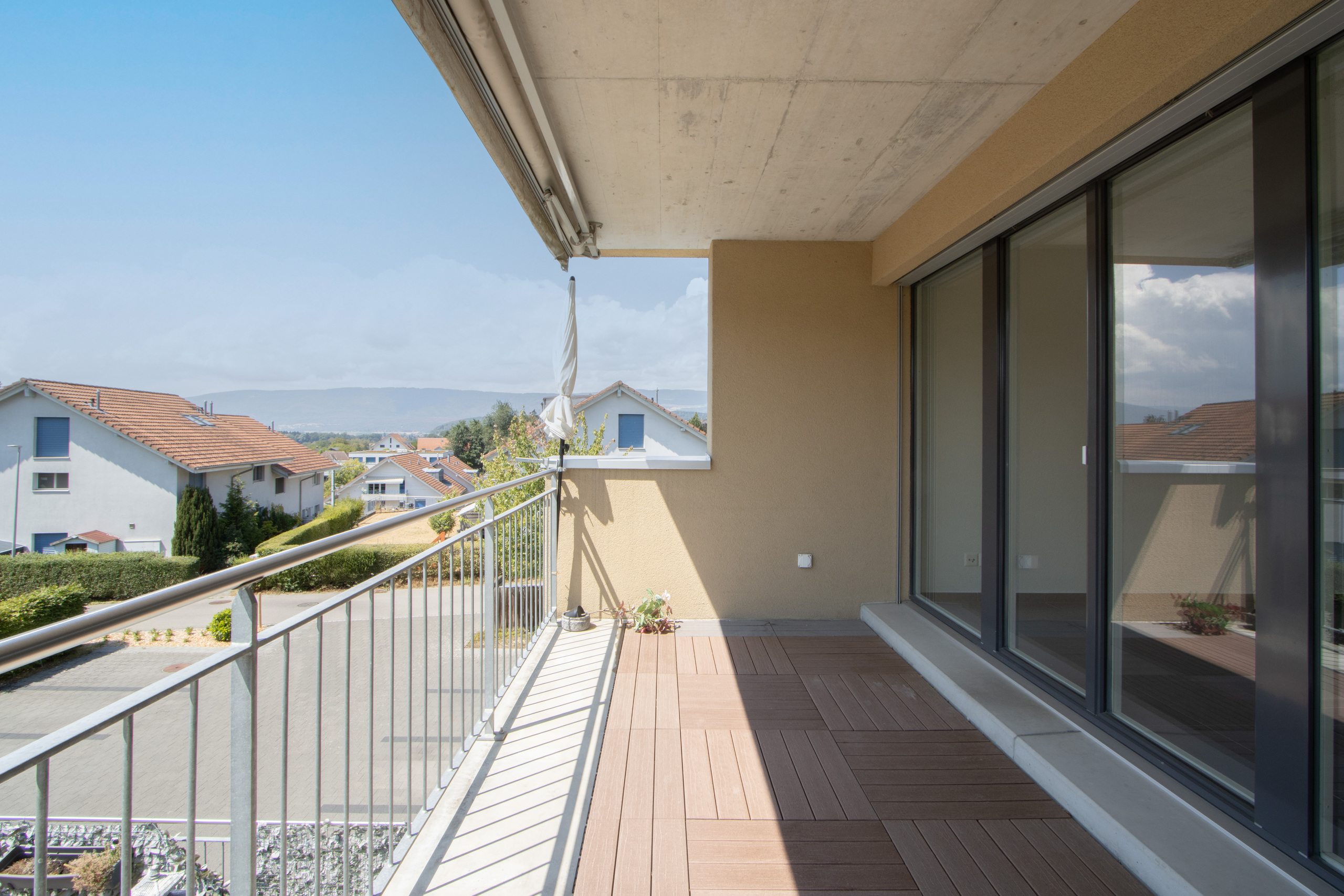 Exterior view 2