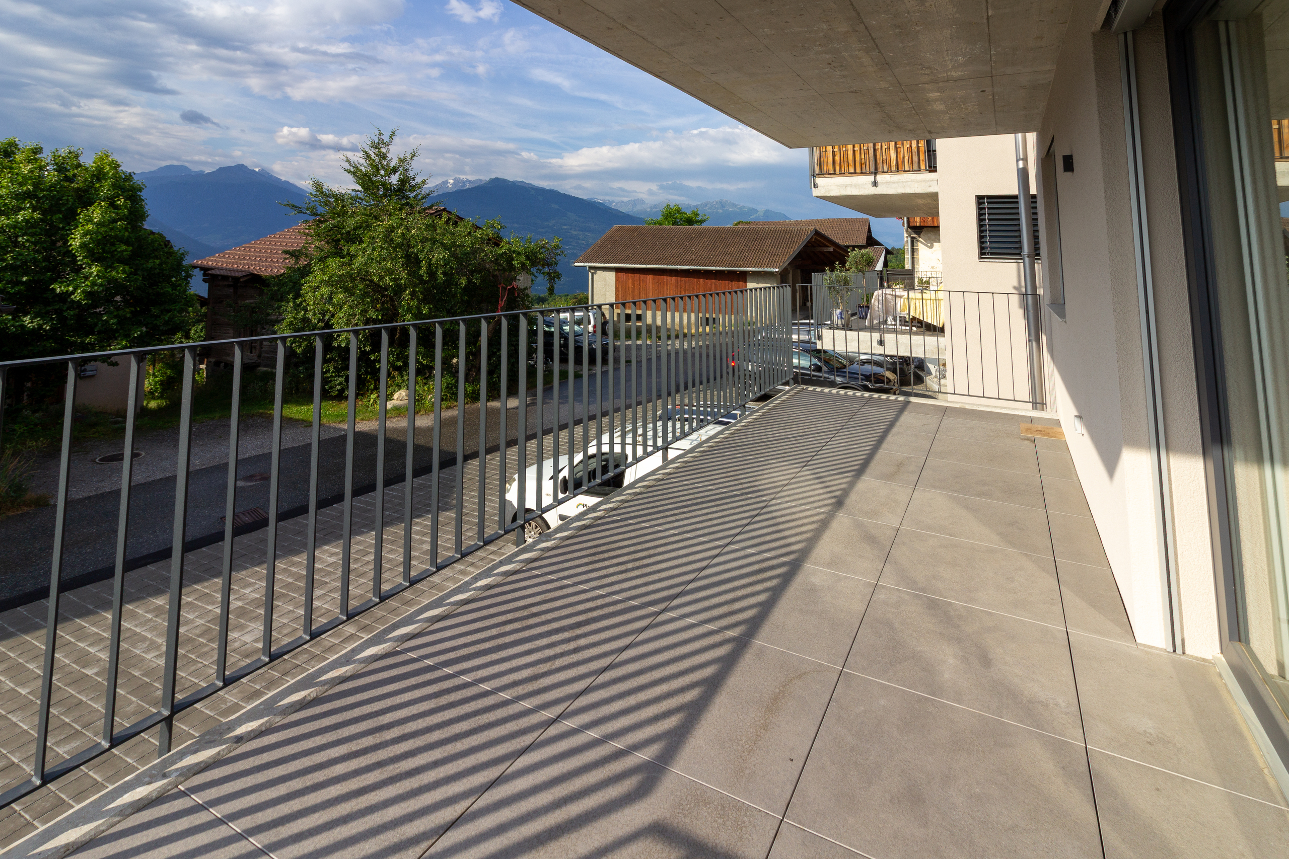 Exterior view 3
