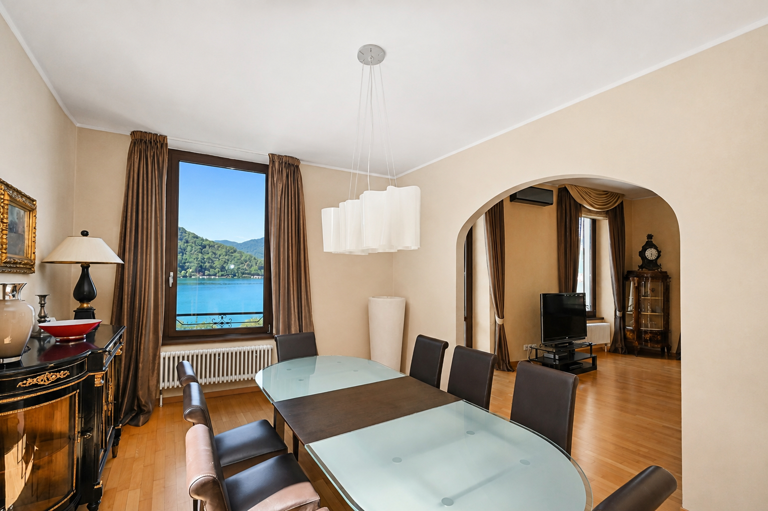 Interior view 5