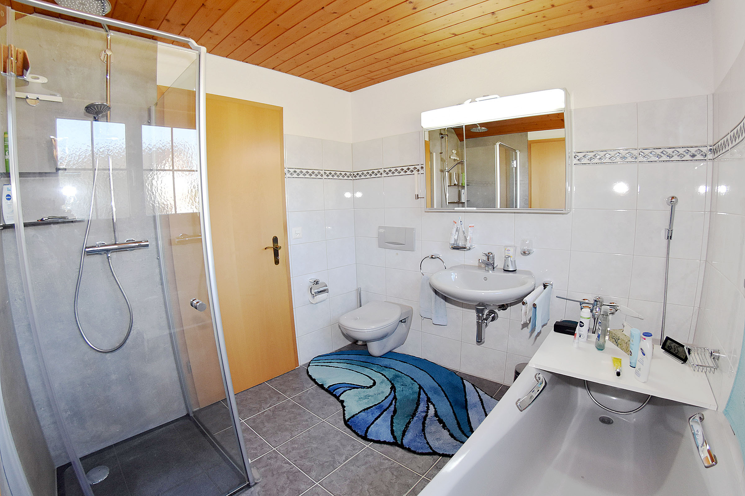 Duschen oder Baden? Kein Problem ... Duschen oder Baden? Kein Problem ...