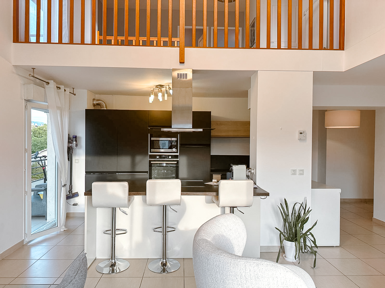 Interior view 4