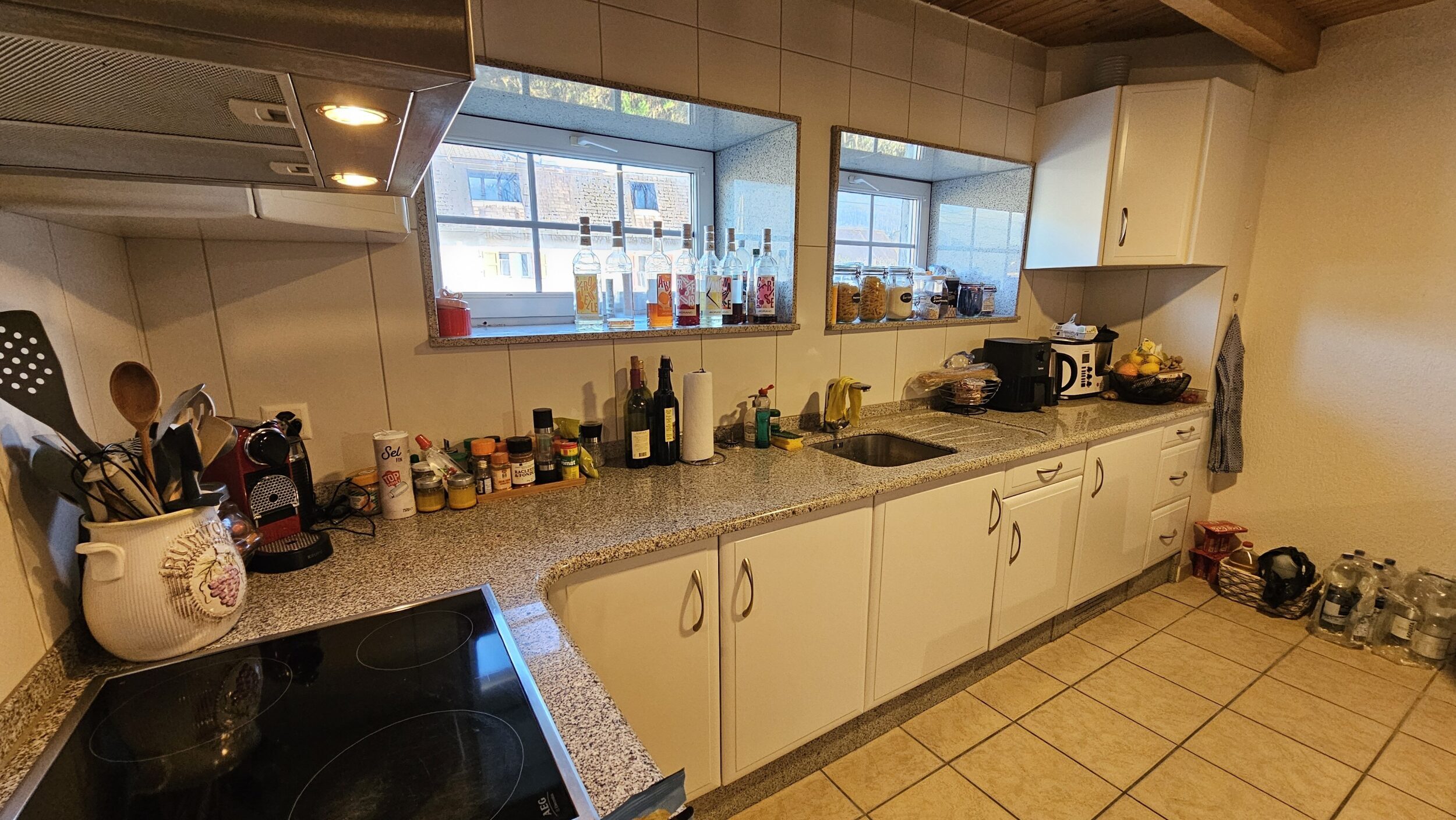 Photo 1