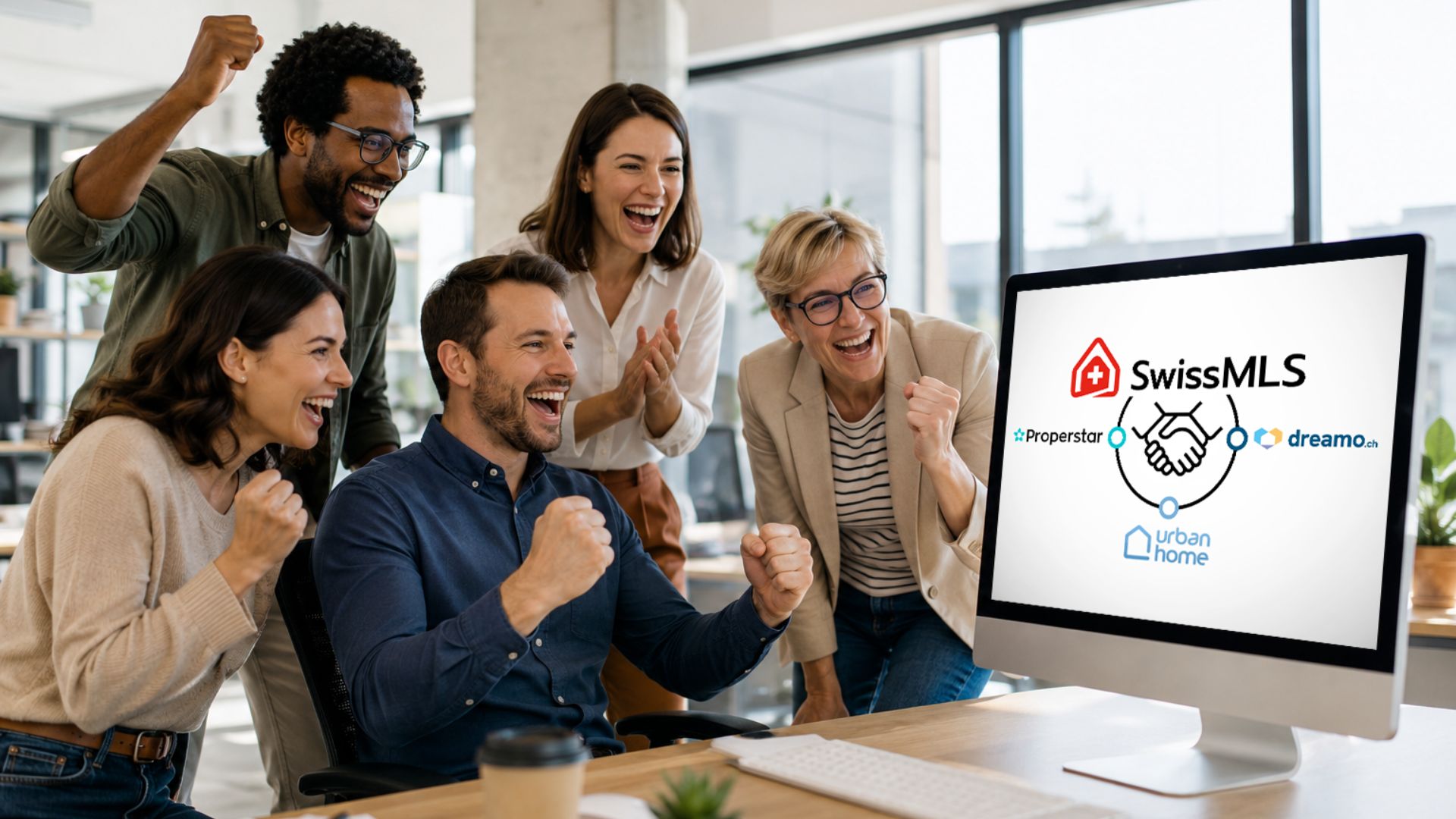 Équipe de professionnels de l’immobilier célébrant l’intégration d’urbanhome.ch au réseau SwissMLS sur un écran d’ordinateur, illustrant la diffusion multi-portails des annonces immobilières sur dreamo.ch, properstar.ch et urbanhome.ch en Suisse.