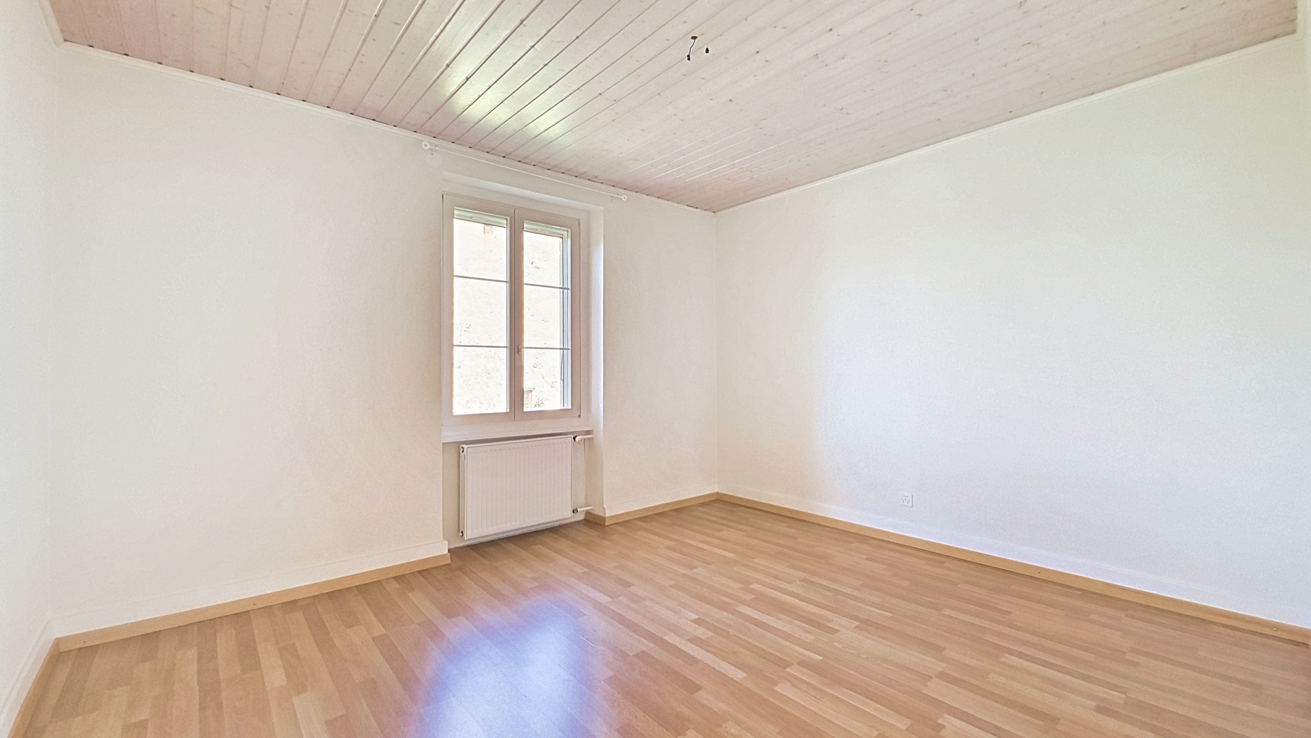 Appartement  4 pces 1er étage - chambre 2