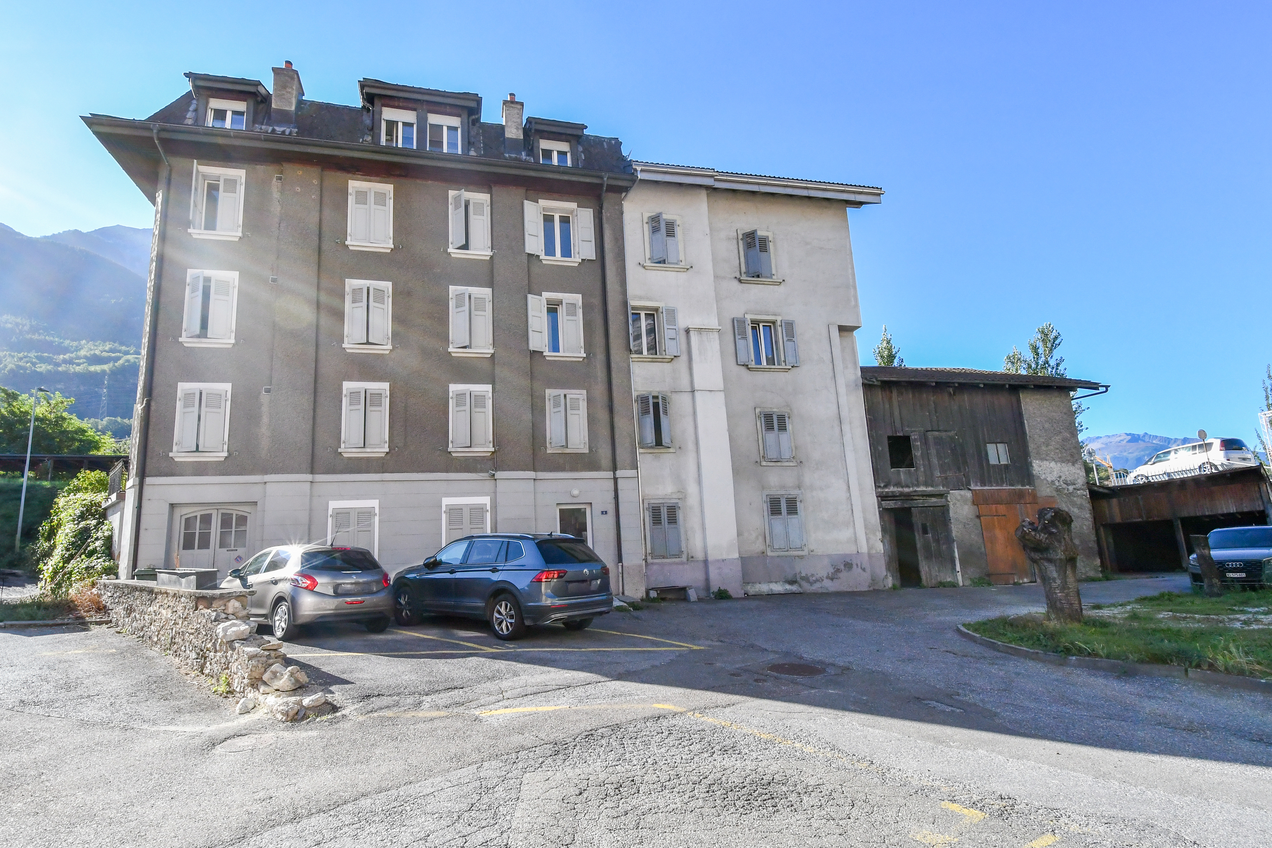 Photo 1