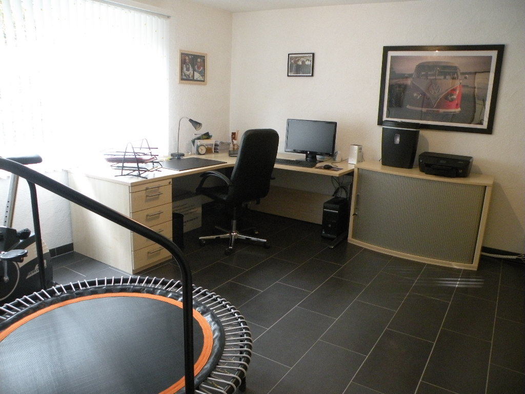 Büro/Zimmer UG Büro/Zimmer UG