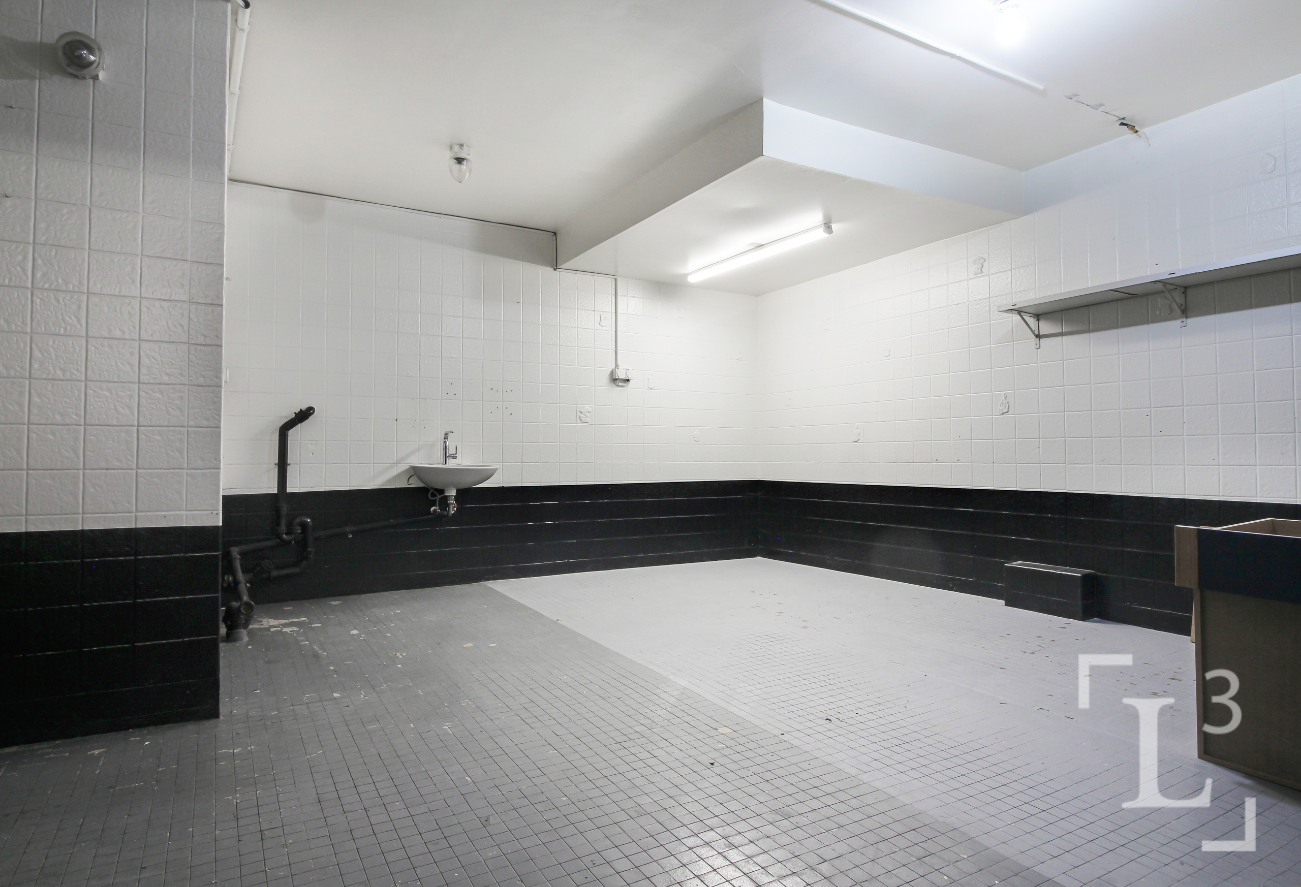 Lot 2 : Local commercial + bureau + studio