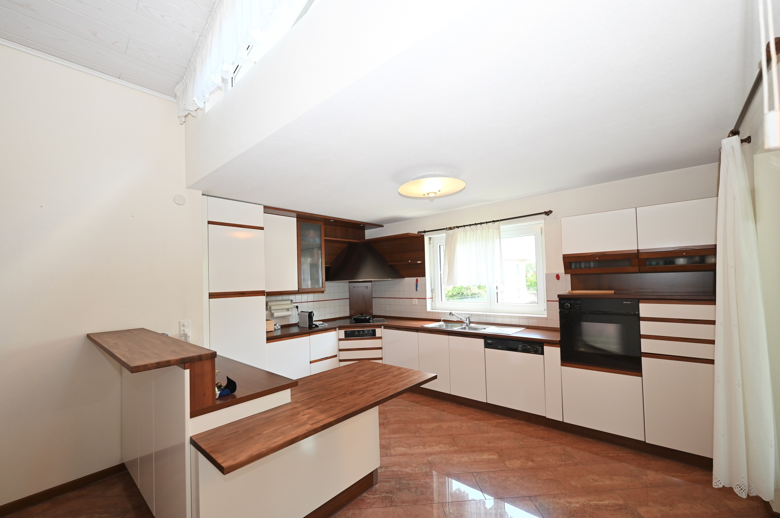 Interior view 3