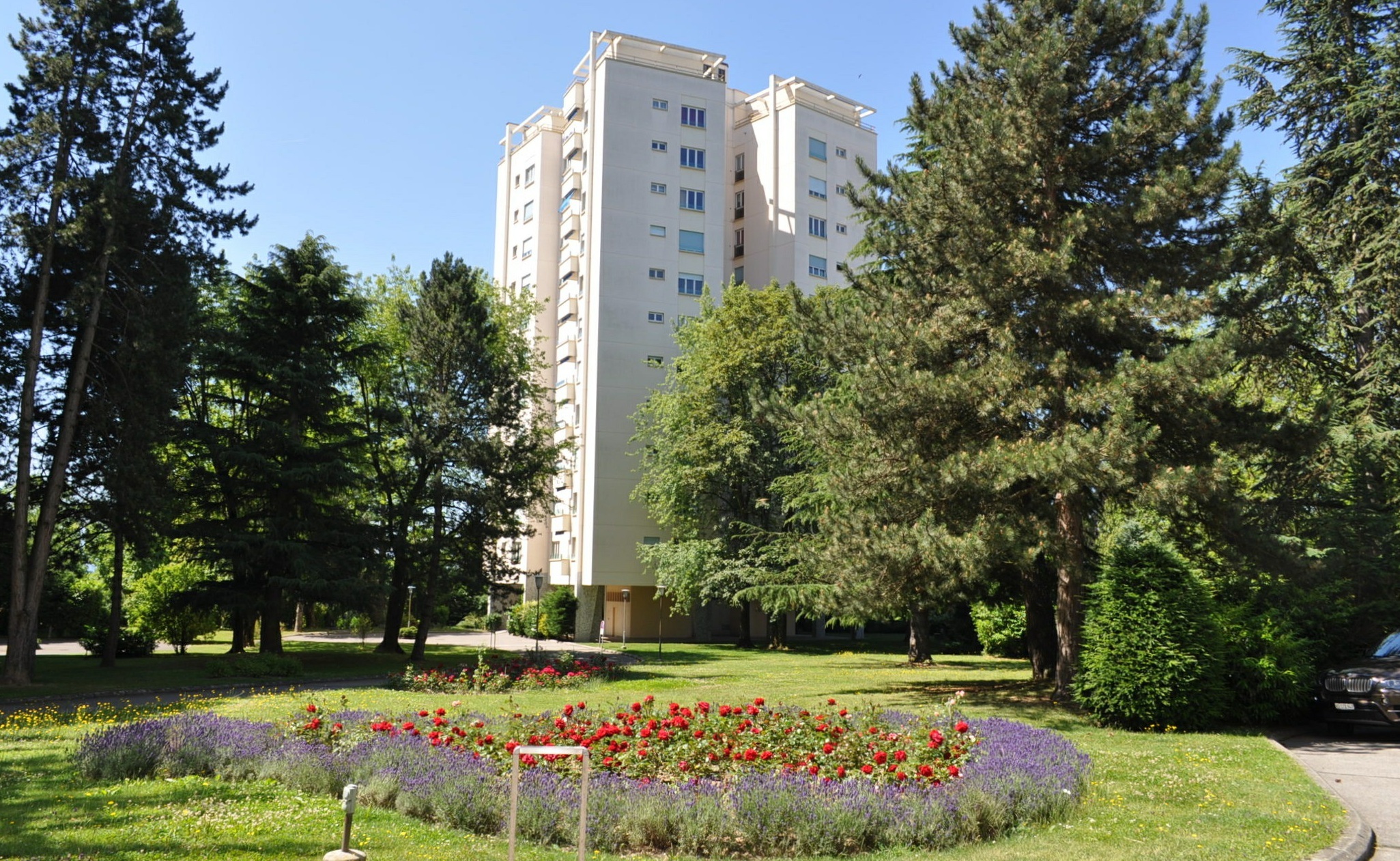 Exterior view 1
