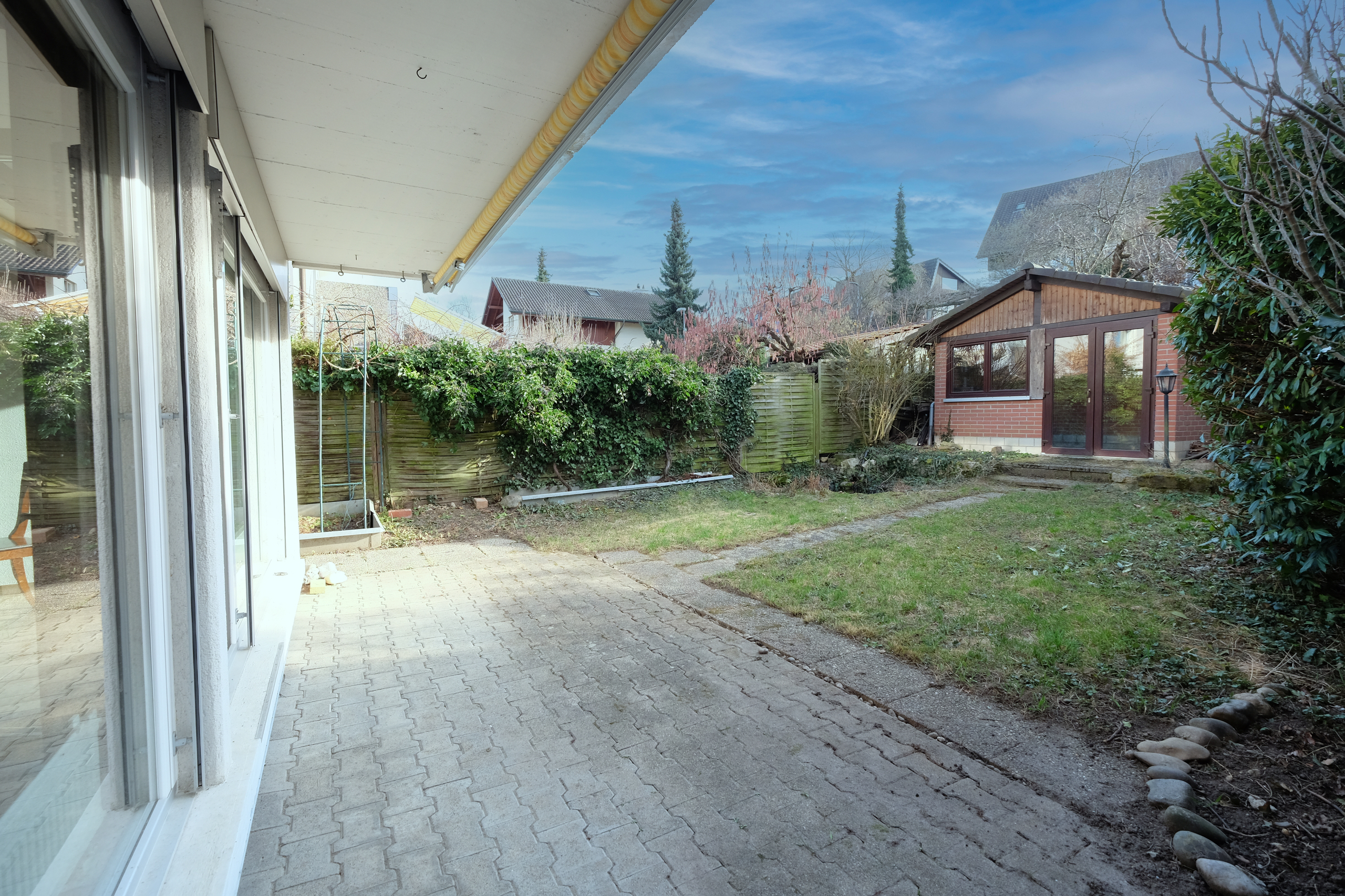 Garten mit Gartenhäuschen Garten mit Gartenhäuschen