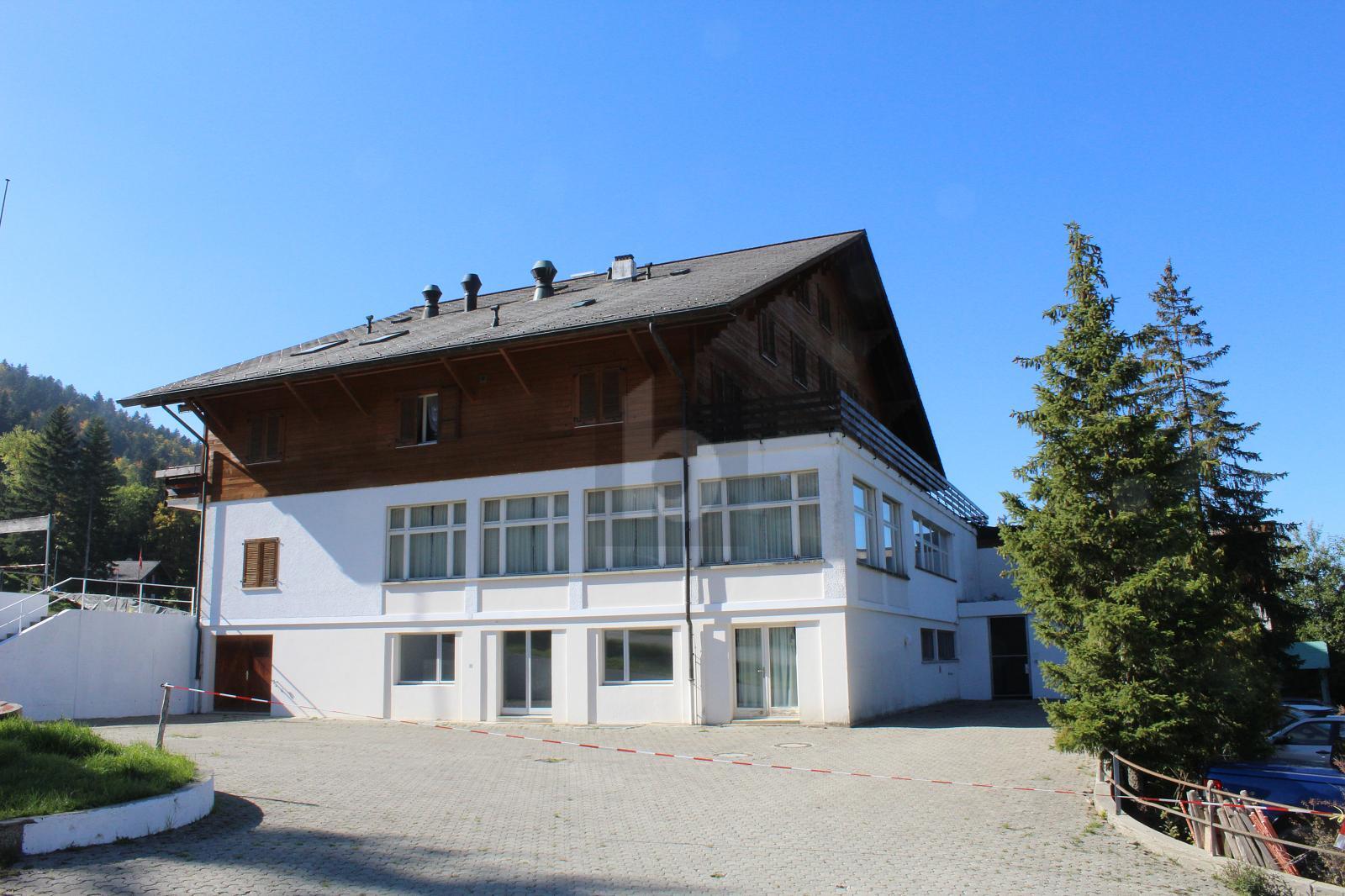 Photo 3