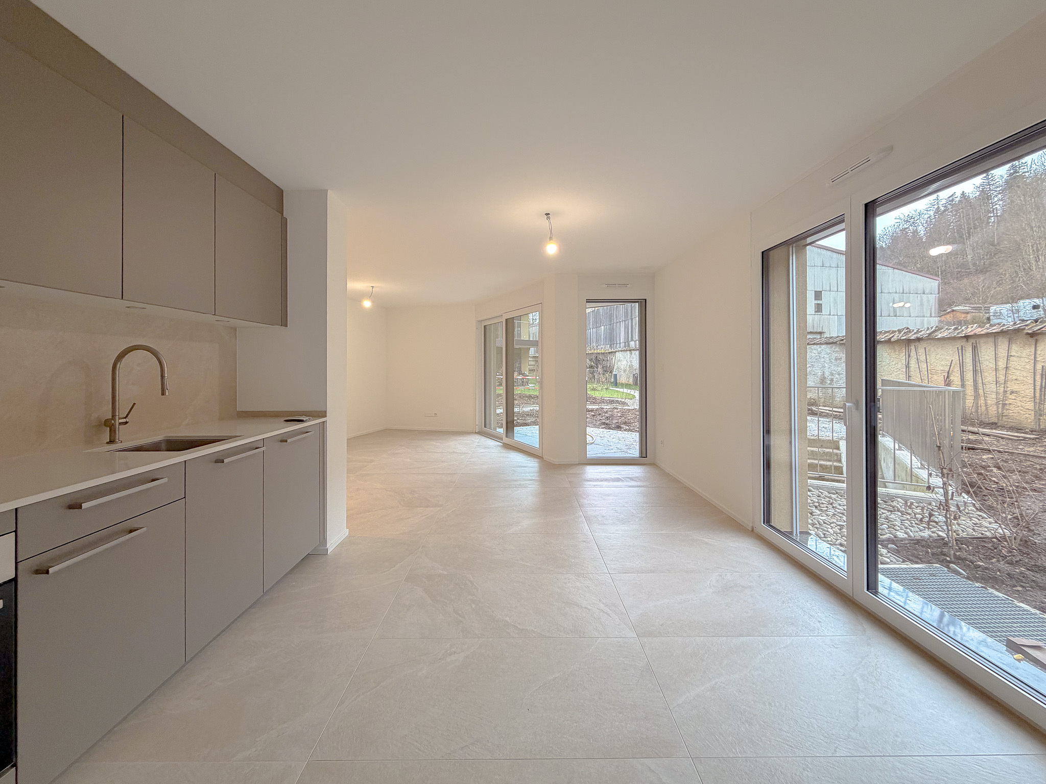 Cuisine ouverte entièrement agencée