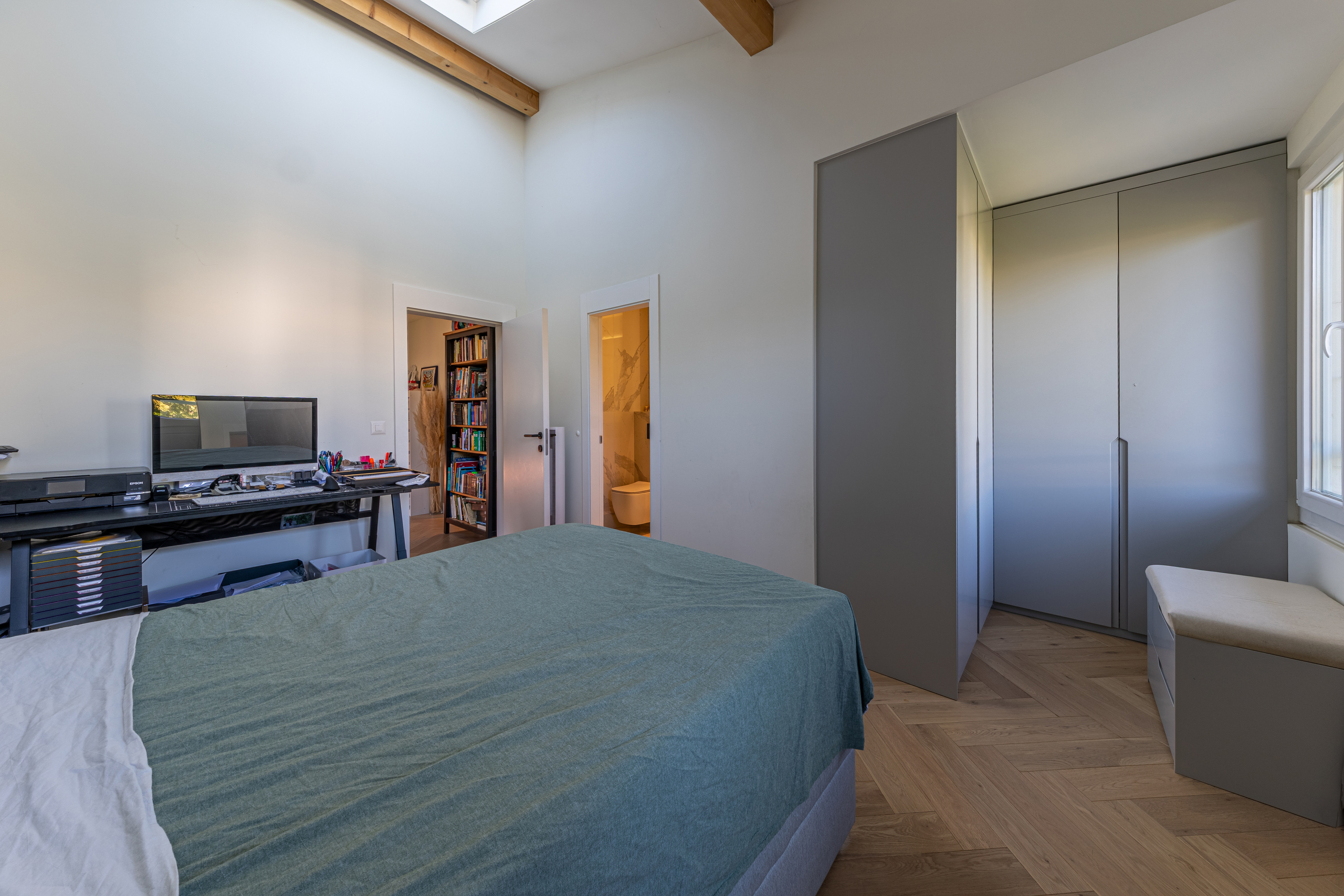 Interior view 7