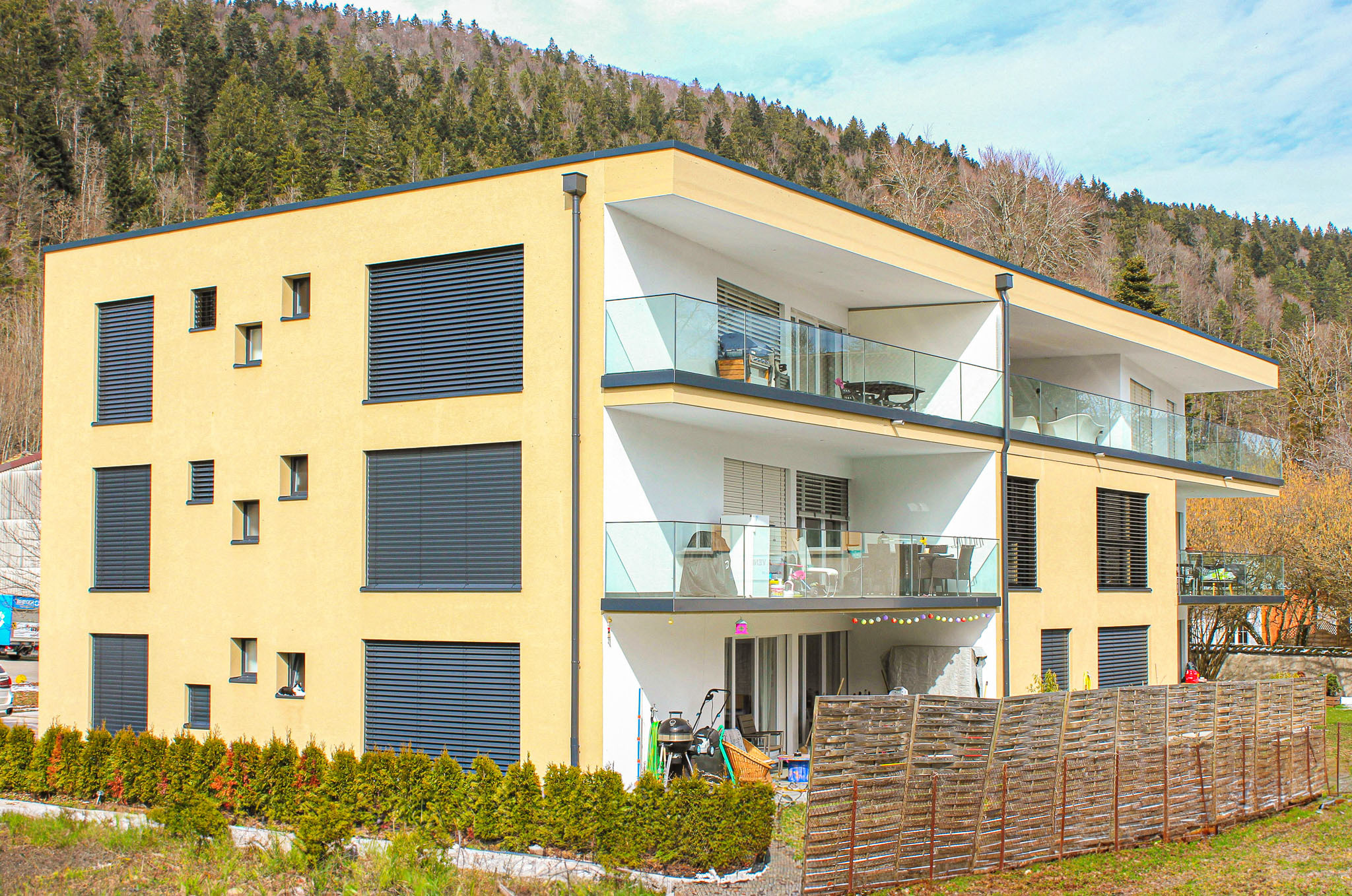 Vue sur le bâtiment