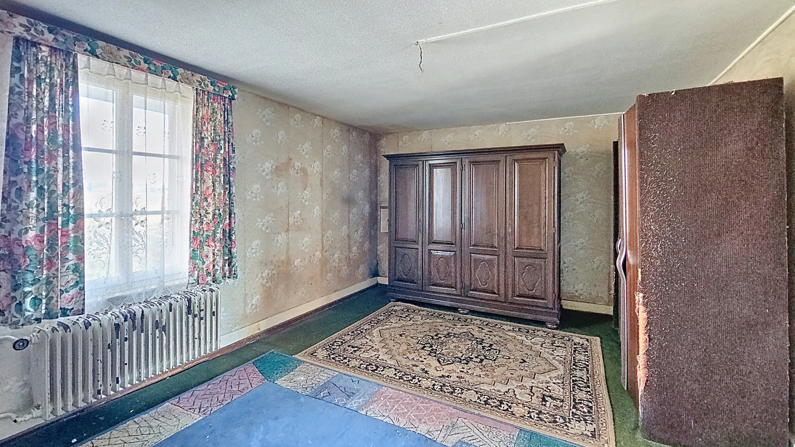 1er étage / appartement 5.5 pces / chambre 1