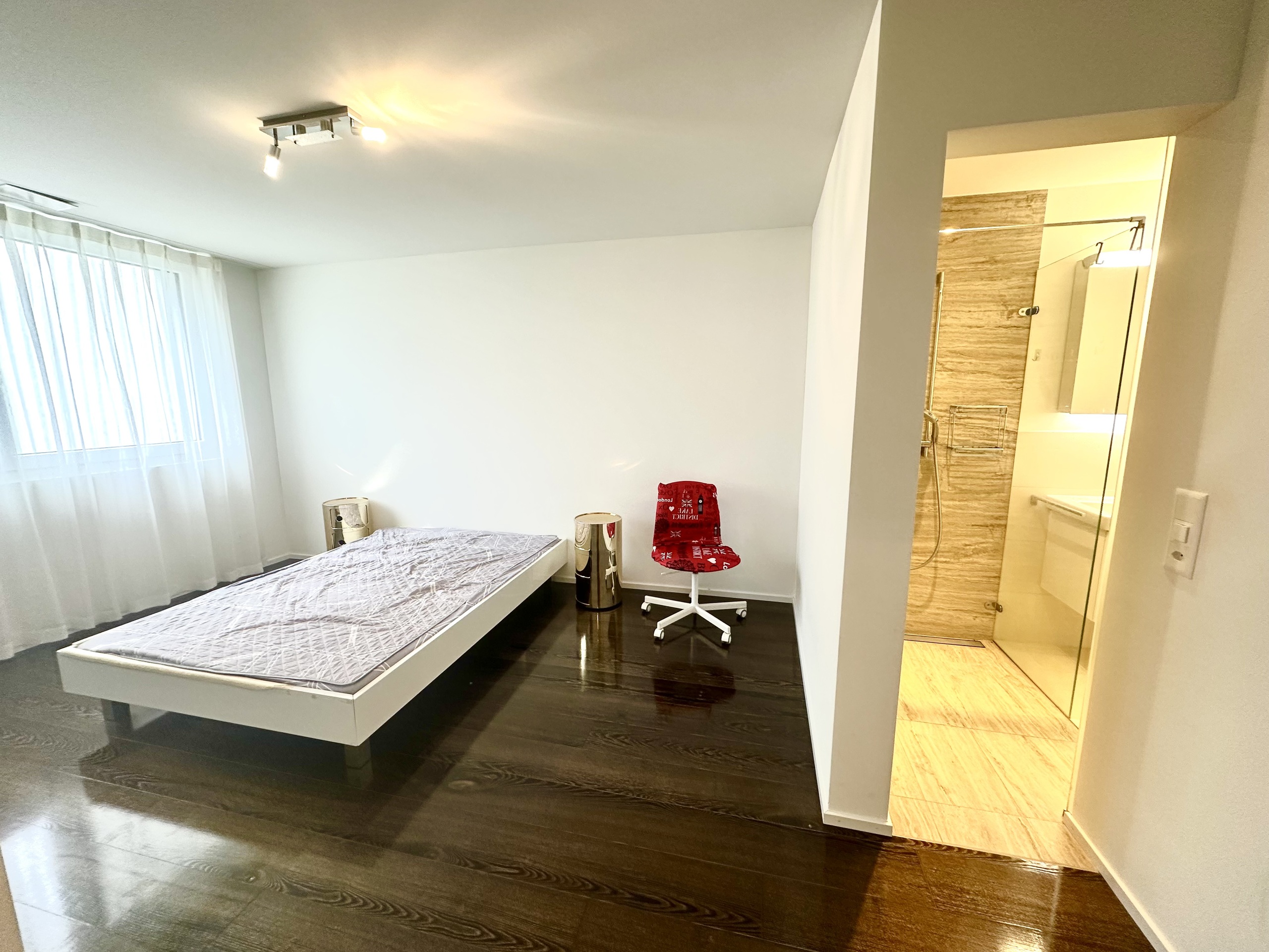 Schlafzimmer mit privatem Bad Schlafzimmer mit privatem Bad