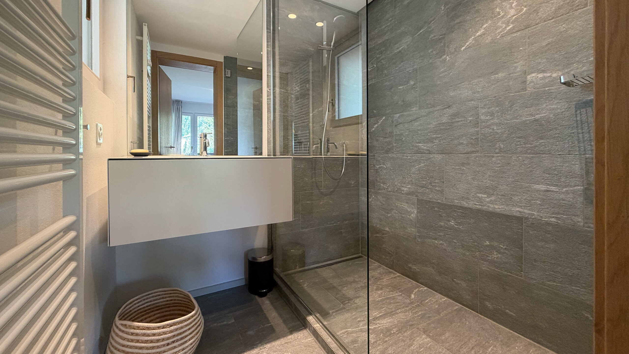 Salle de douche attenante chambre 1 Salle de douche attenante chambre 1