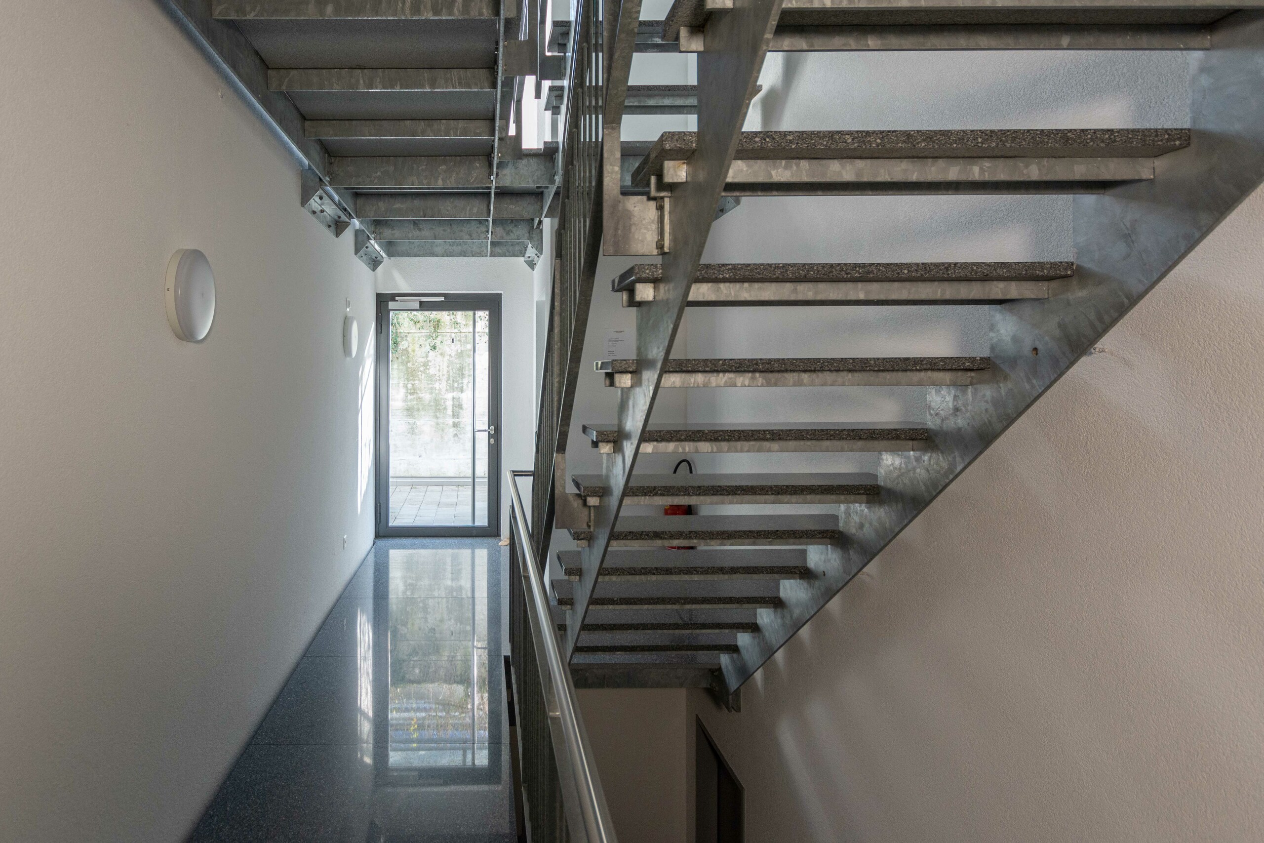 Treppenhaus mit Lift