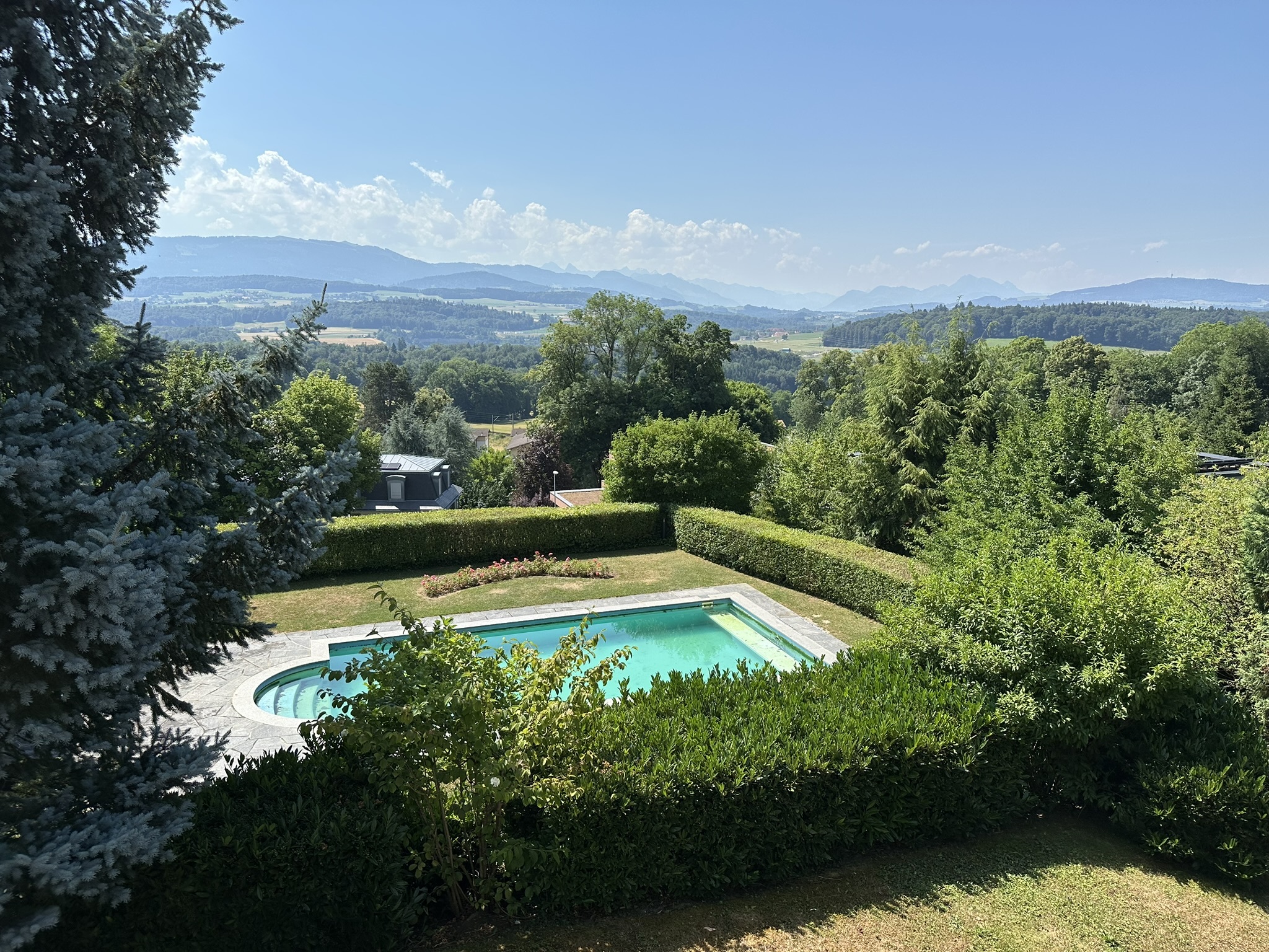Vue depuis 1er étage Vue depuis 1er étage