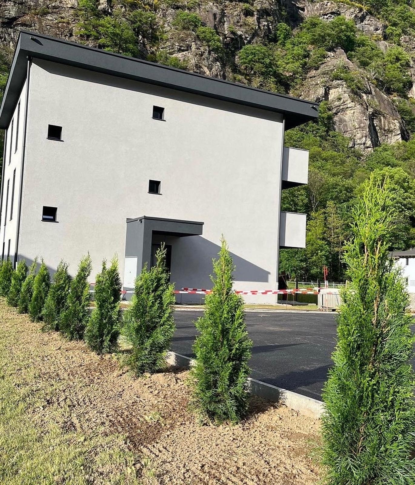 Image 1 Image 1