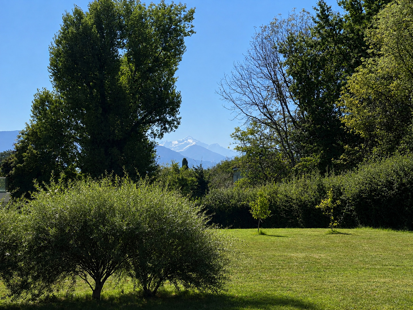Élégante villa familiale avec jardin dans un cadre privilégié à Mies