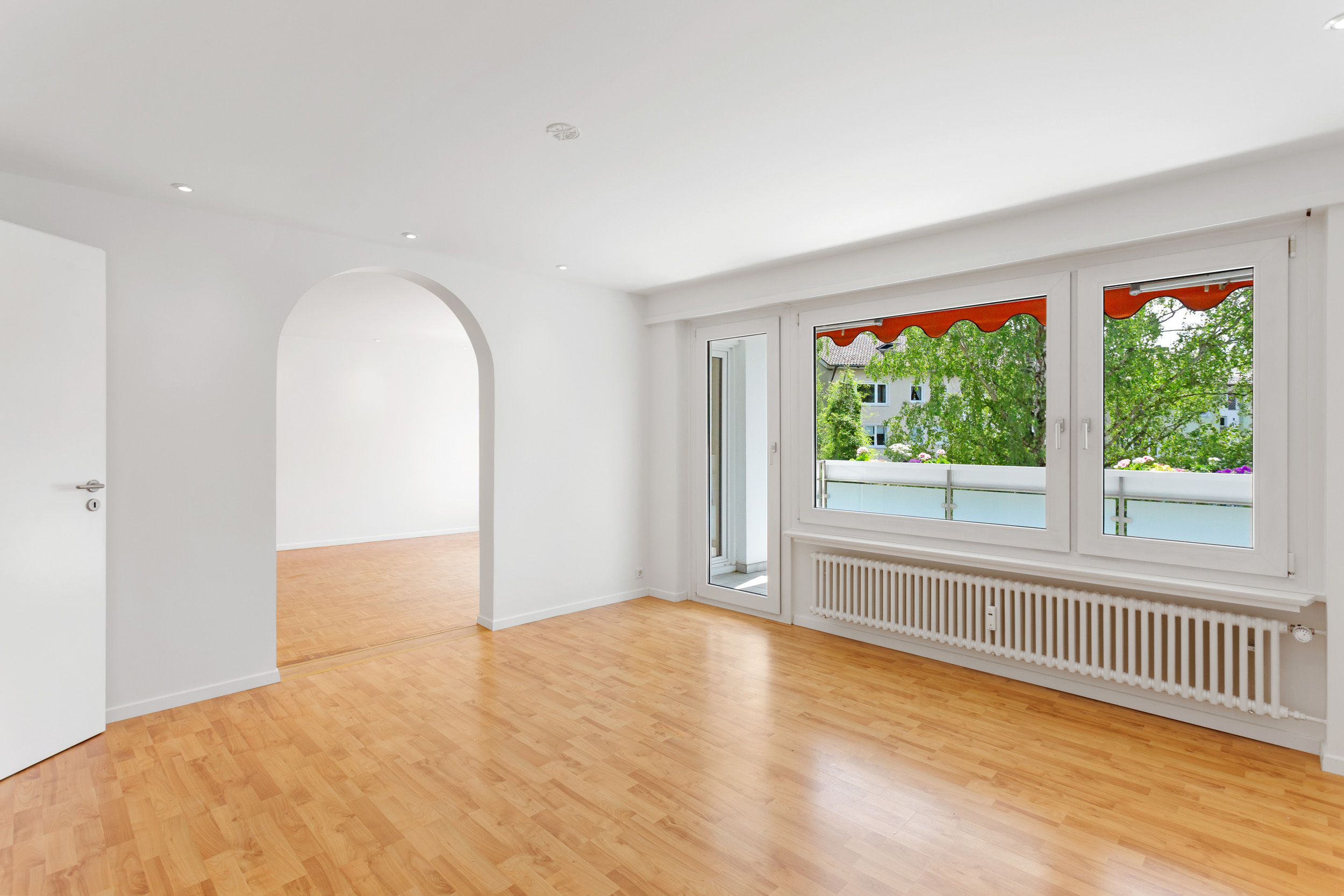 Lichtdurchflutete Räumlichkeiten. Lichtdurchflutete Räumlichkeiten.