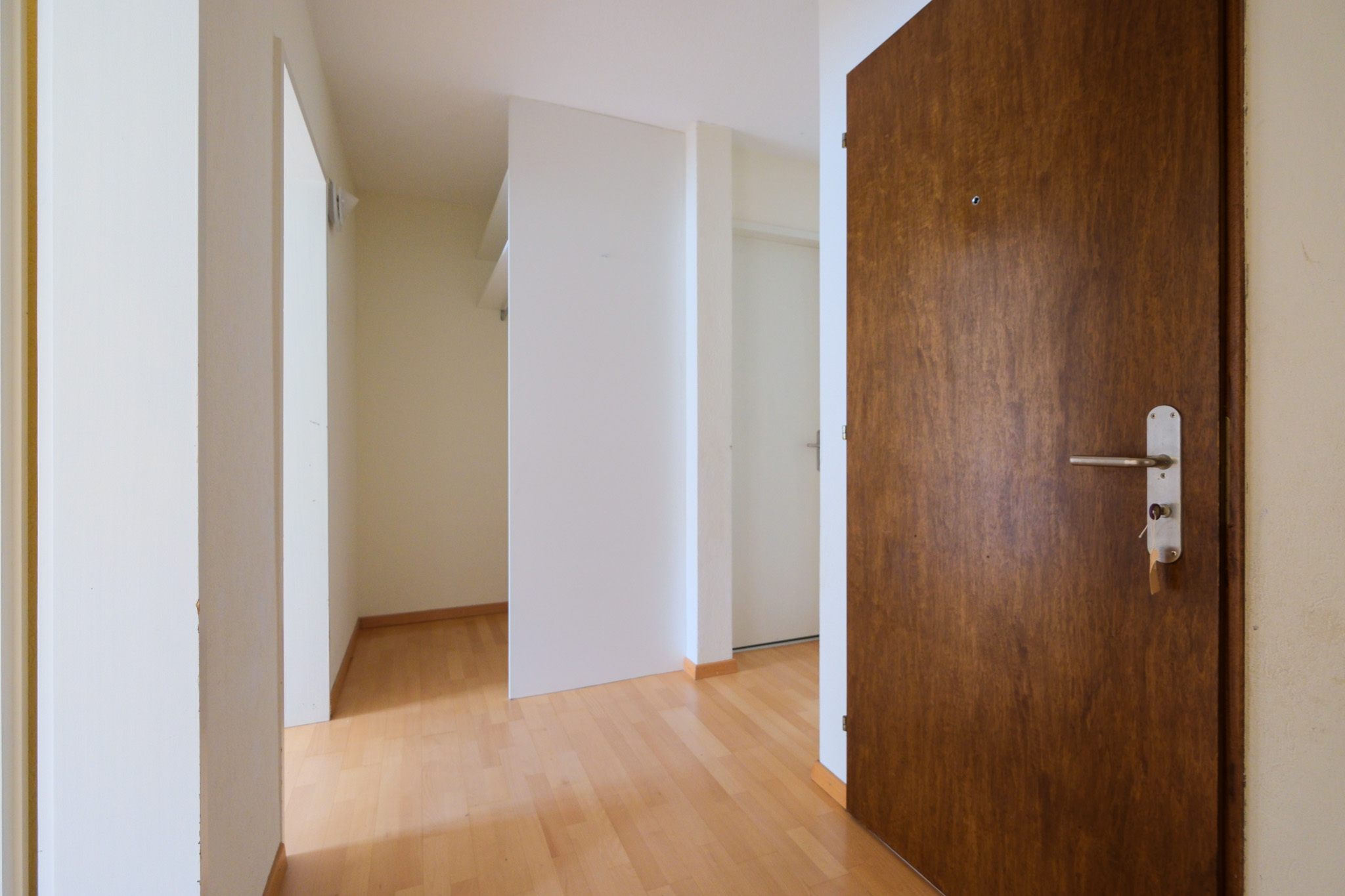 Entrée mit Garderobe